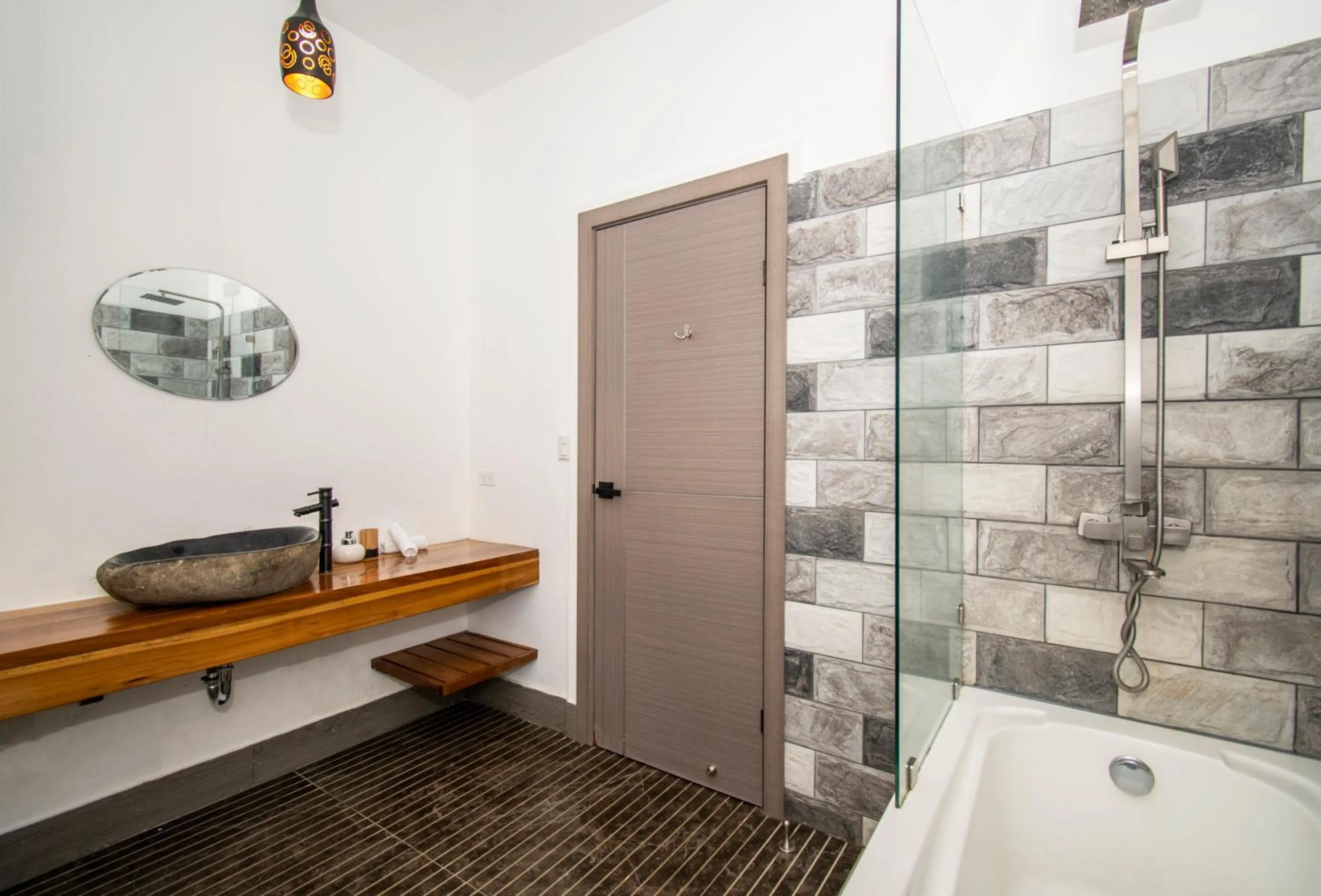 Property building in Yuli Hotel