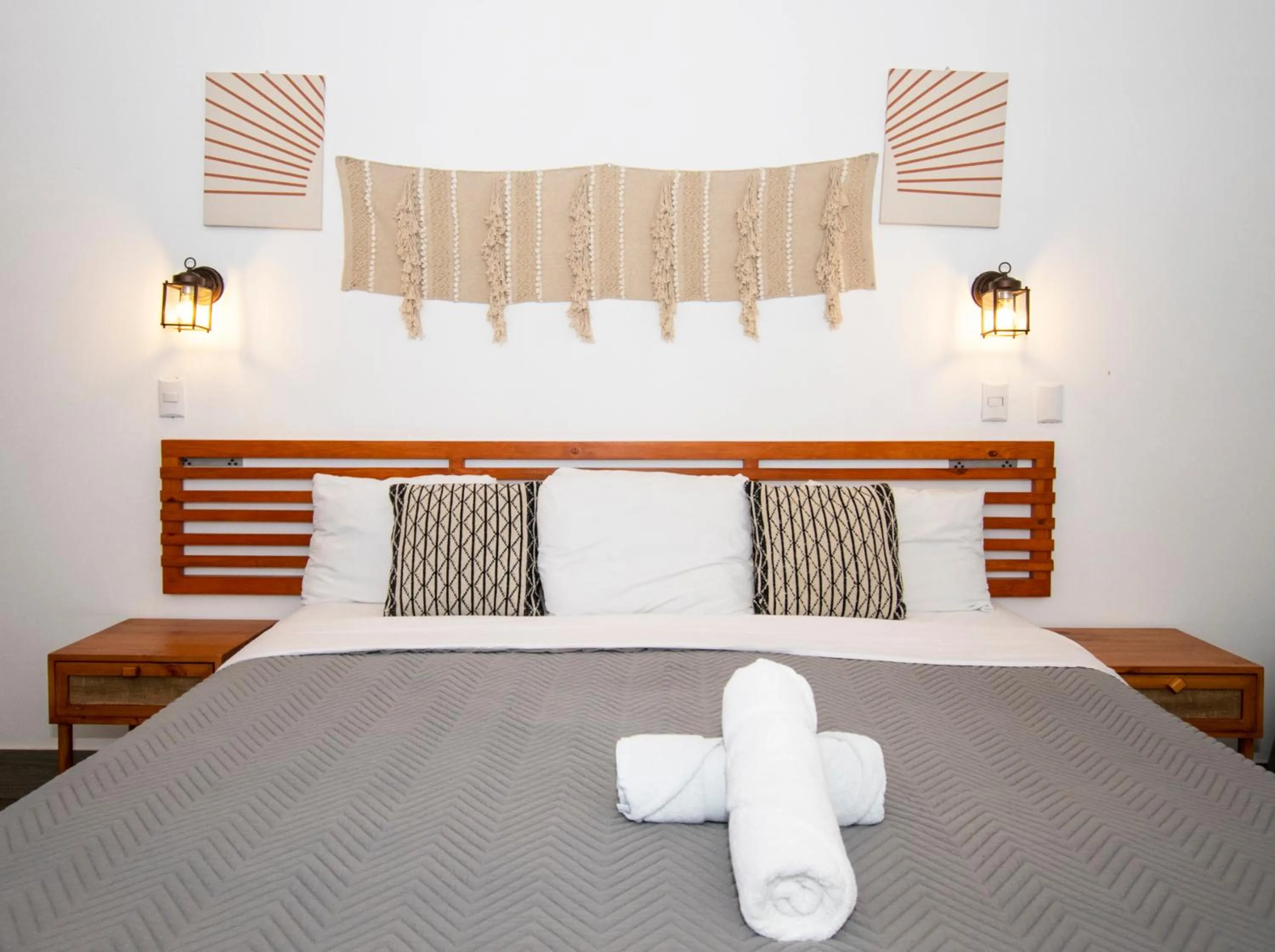 Property building, Bed in Yuli Hotel