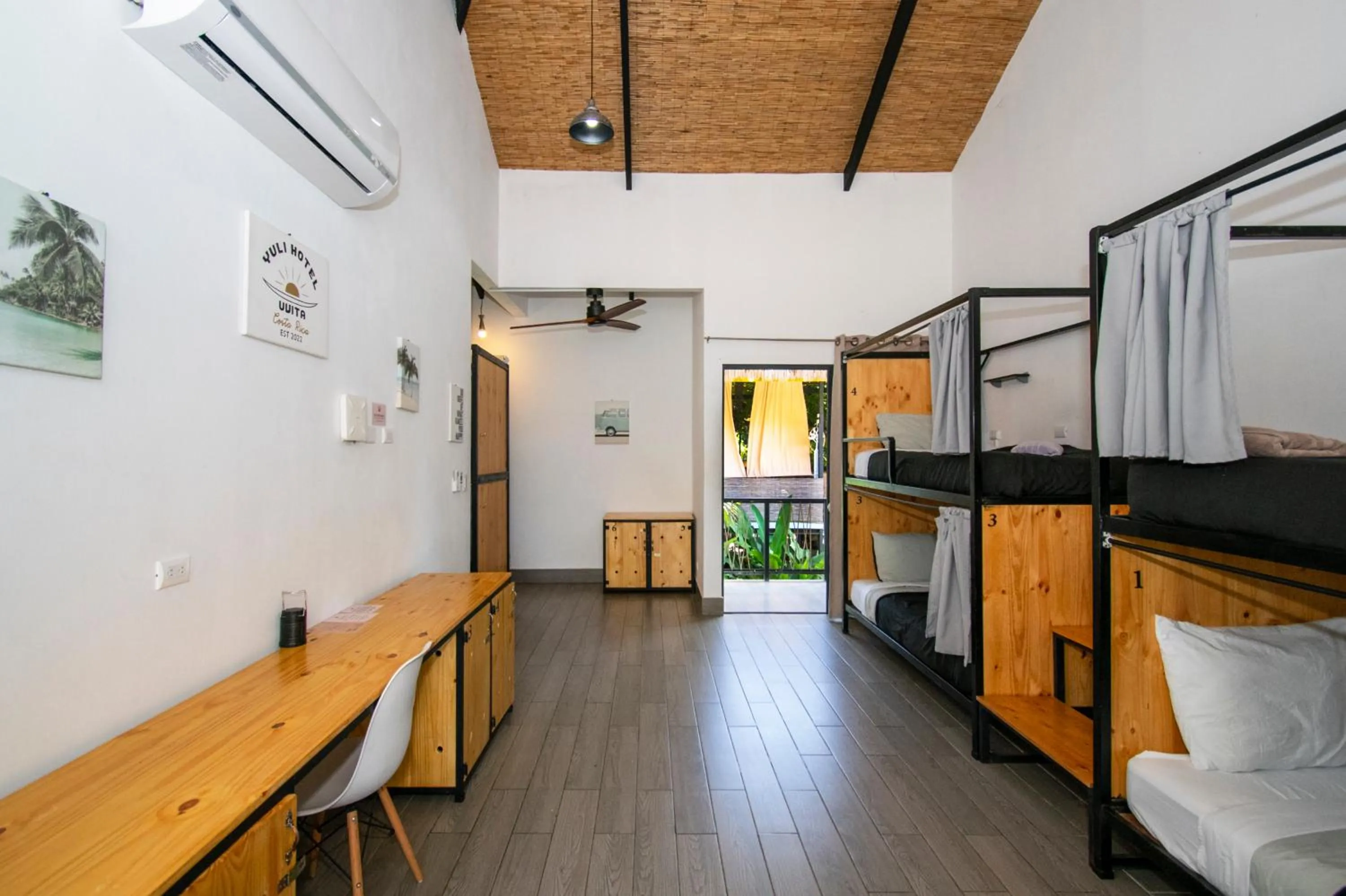 Property building, Bed in Yuli Hotel