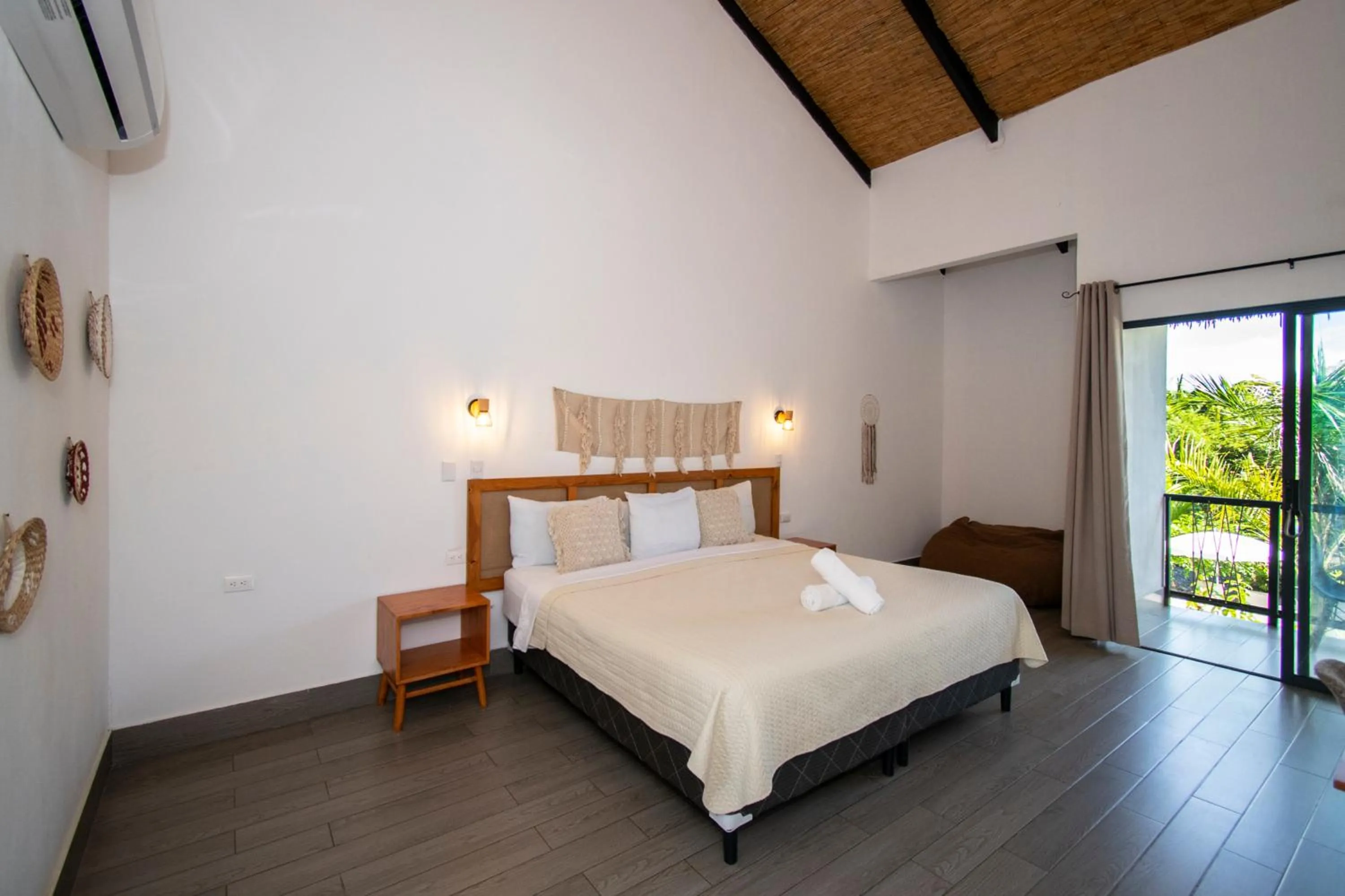 Bedroom, Bed in Yuli Hotel