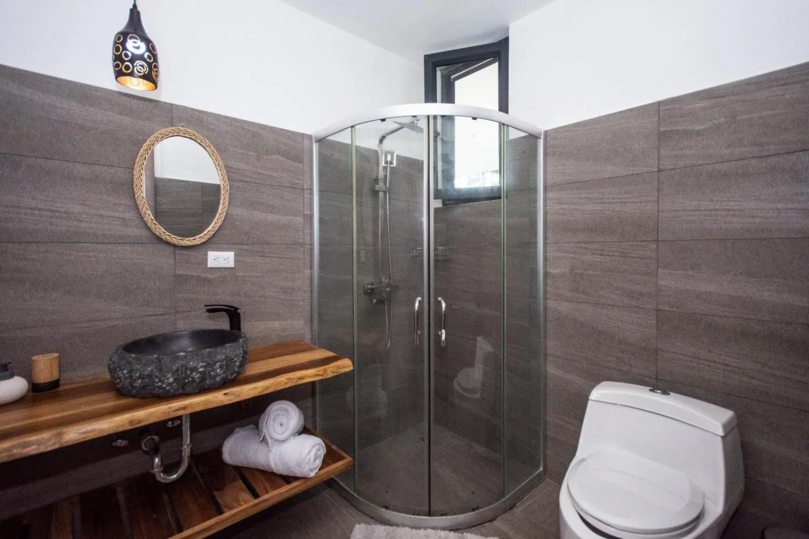 Shower in Yuli Hotel