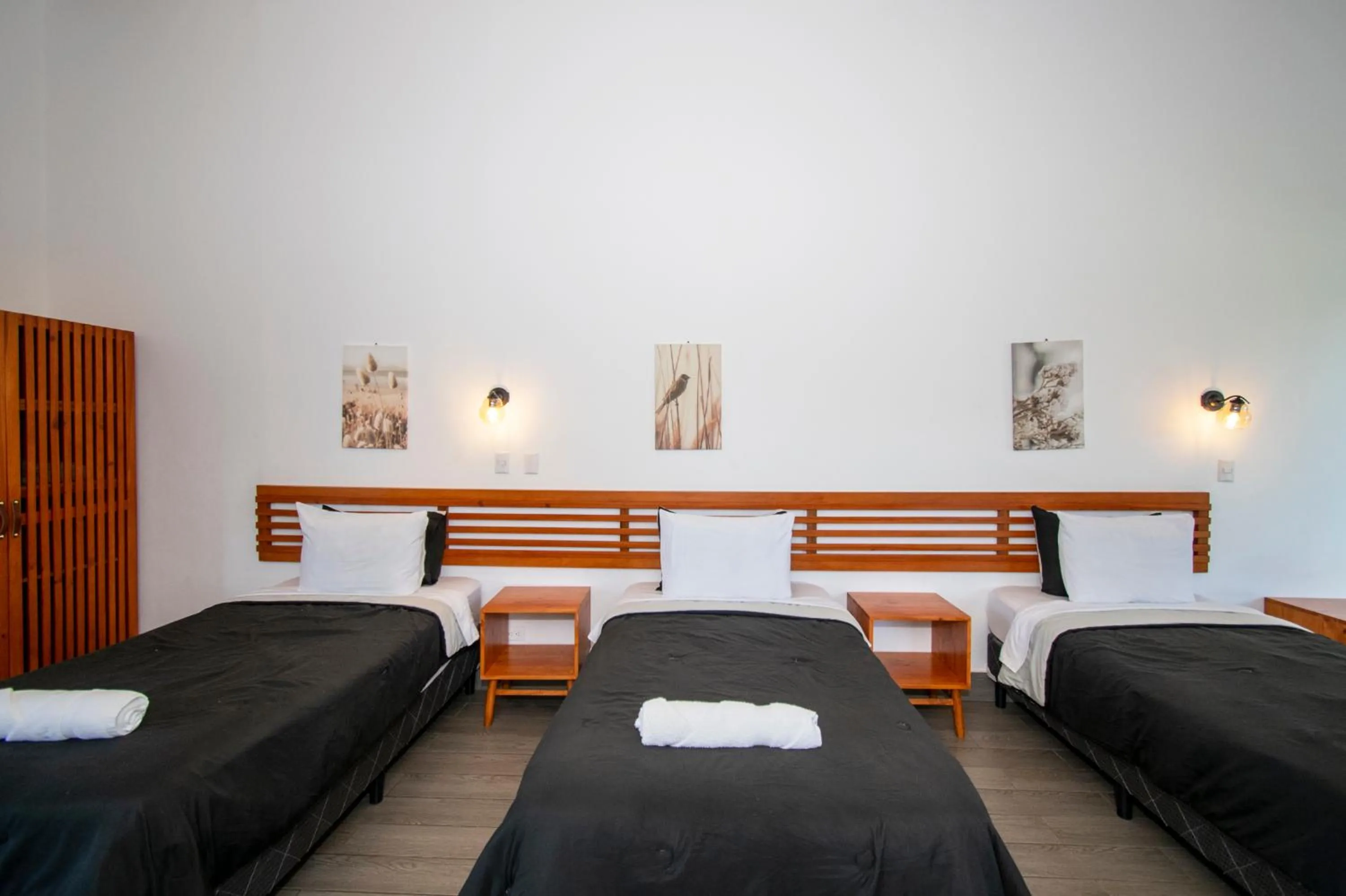 Property building, Bed in Yuli Hotel