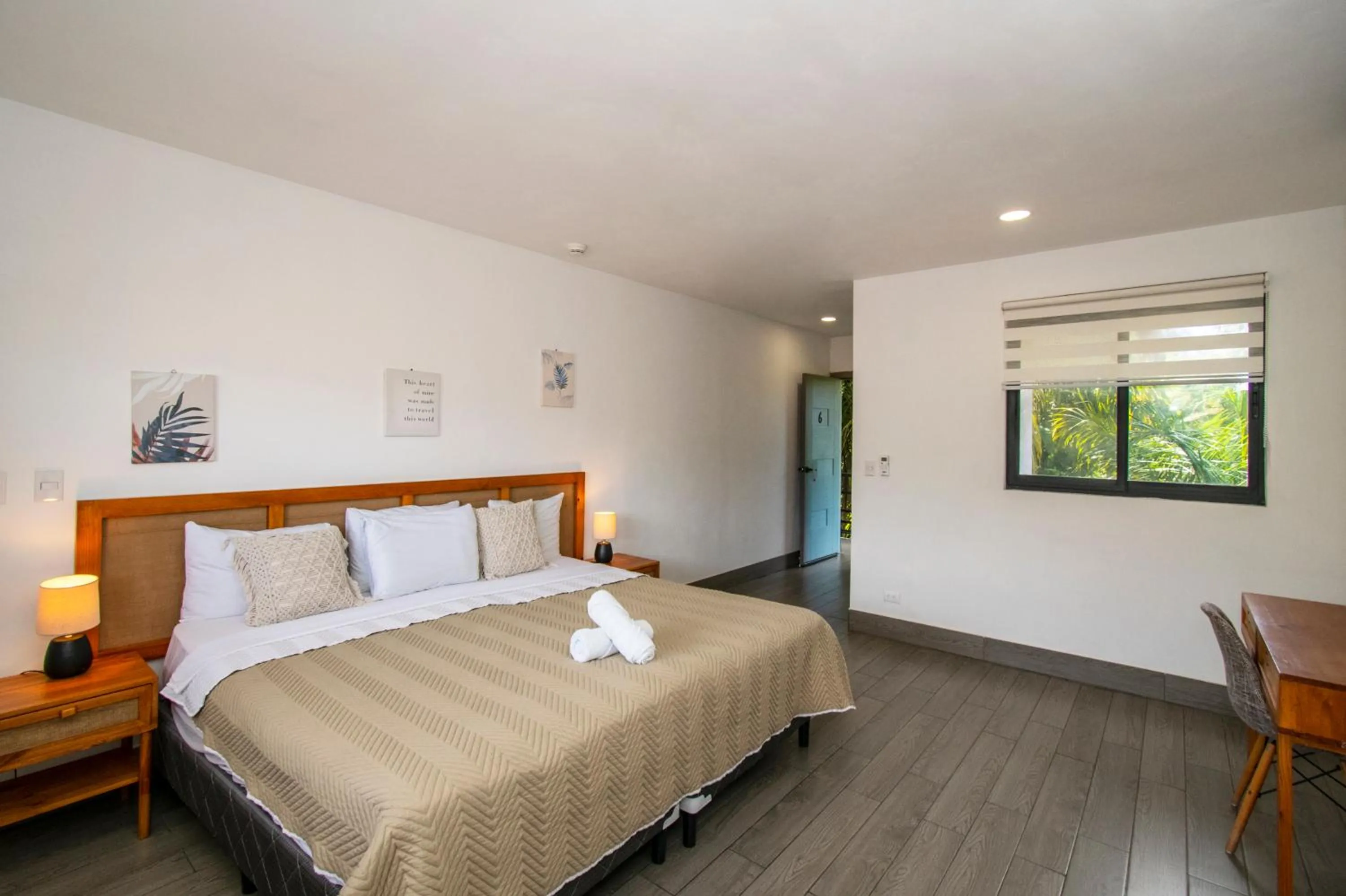 Property building, Bed in Yuli Hotel