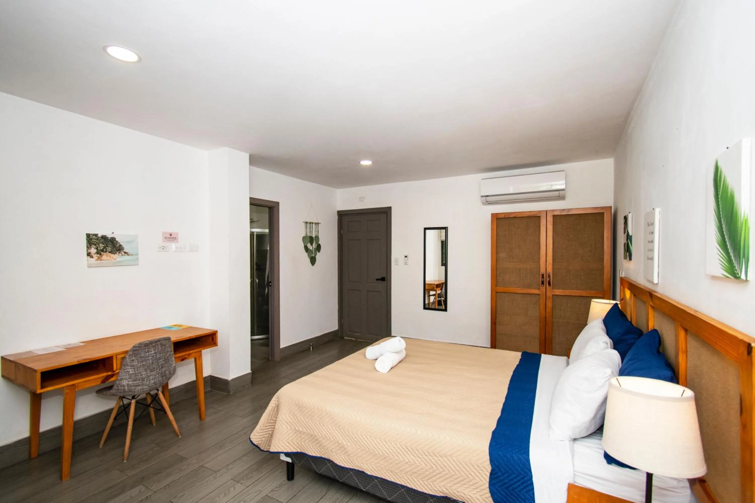 Property building, Bed in Yuli Hotel