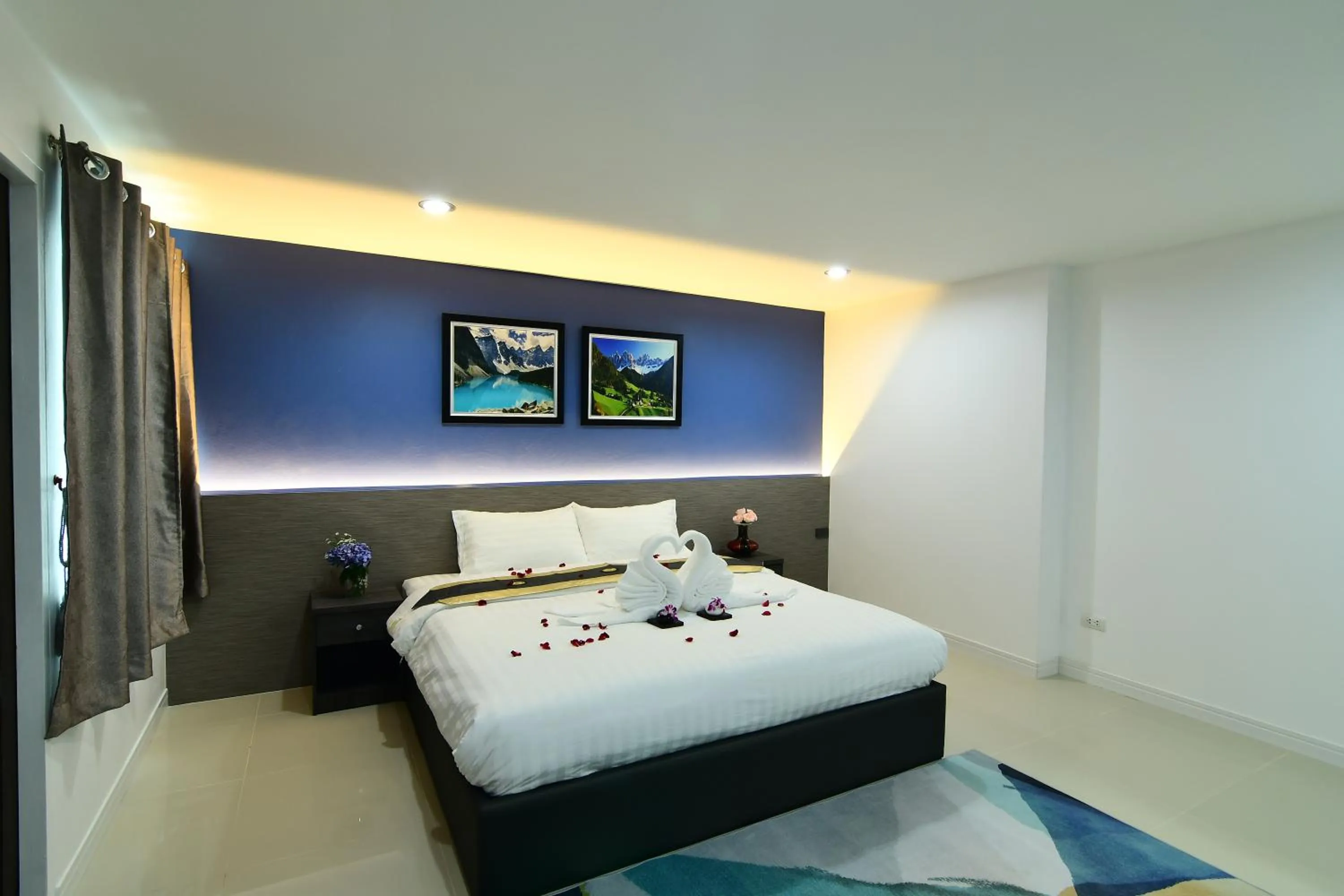 Bed in Poonsuk Place Hotel