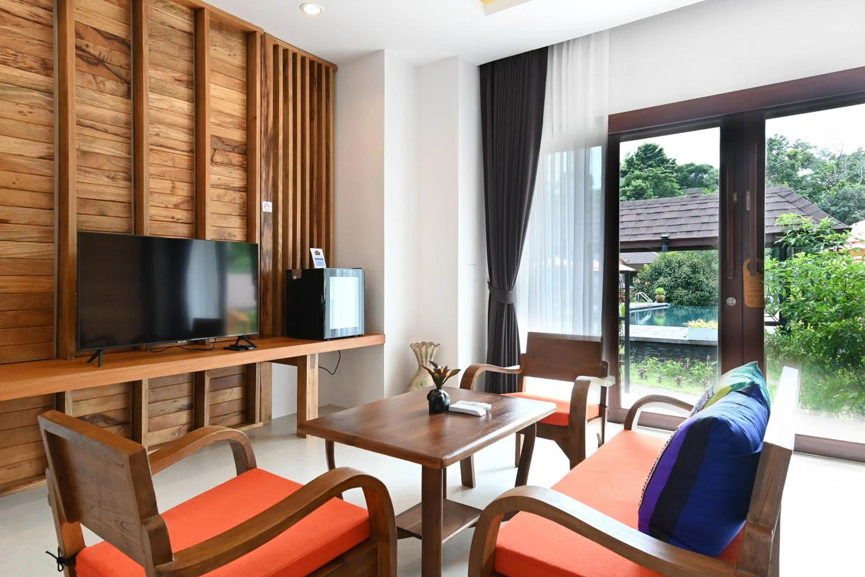 TV and multimedia in Cascade Tara