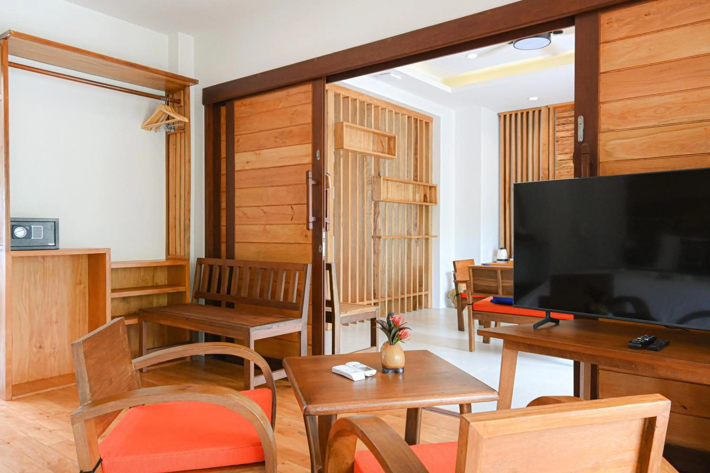 TV and multimedia in Cascade Tara