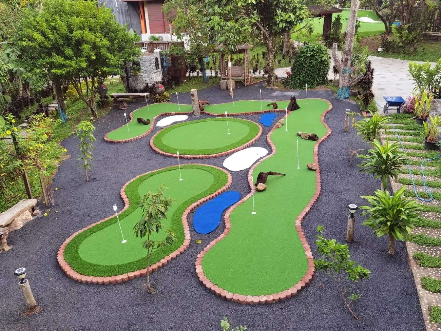 Minigolf in Cascade Tara