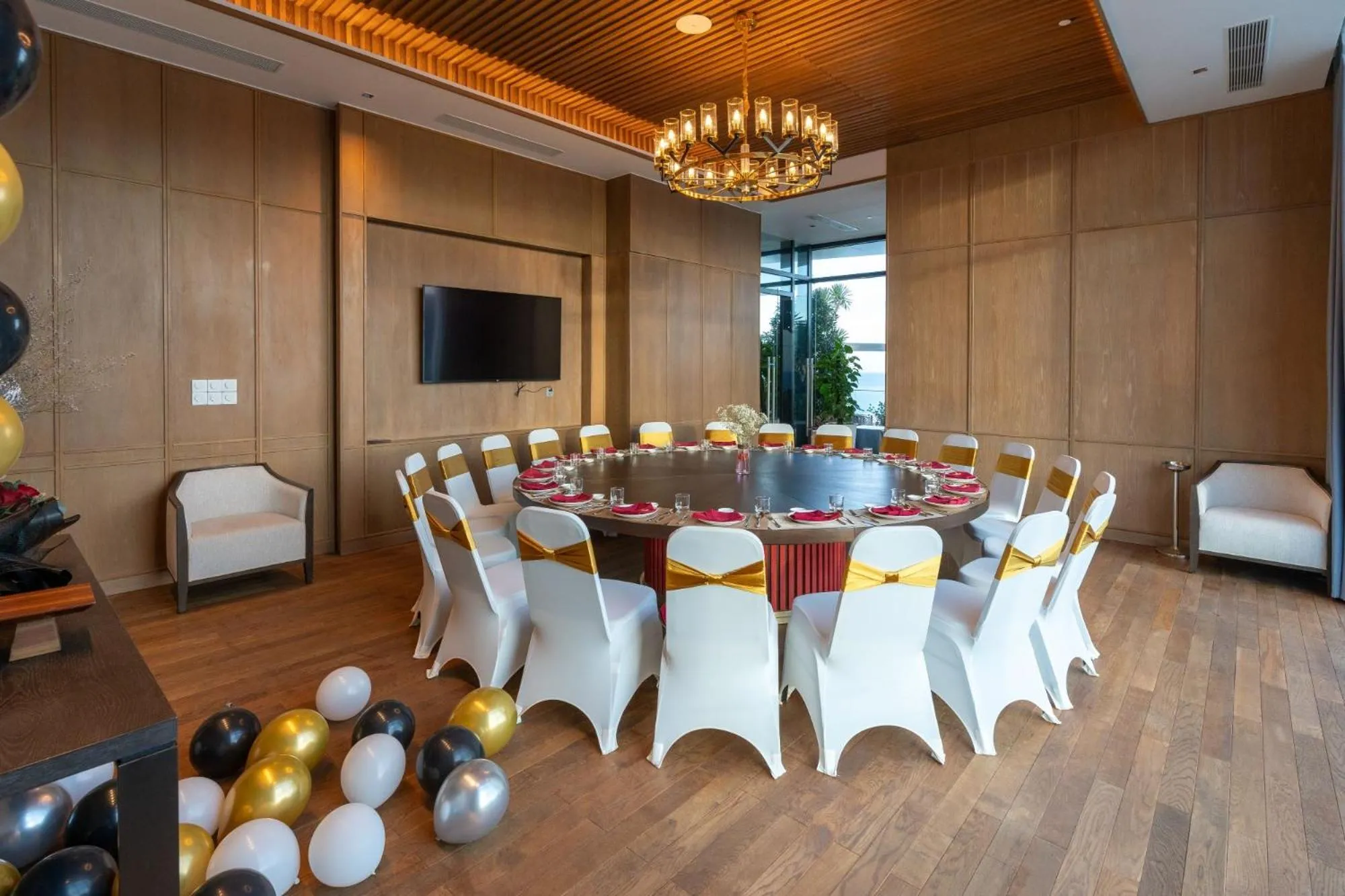 Restaurant/places to eat in Grand Hyams Hotel - Quy Nhon Beach