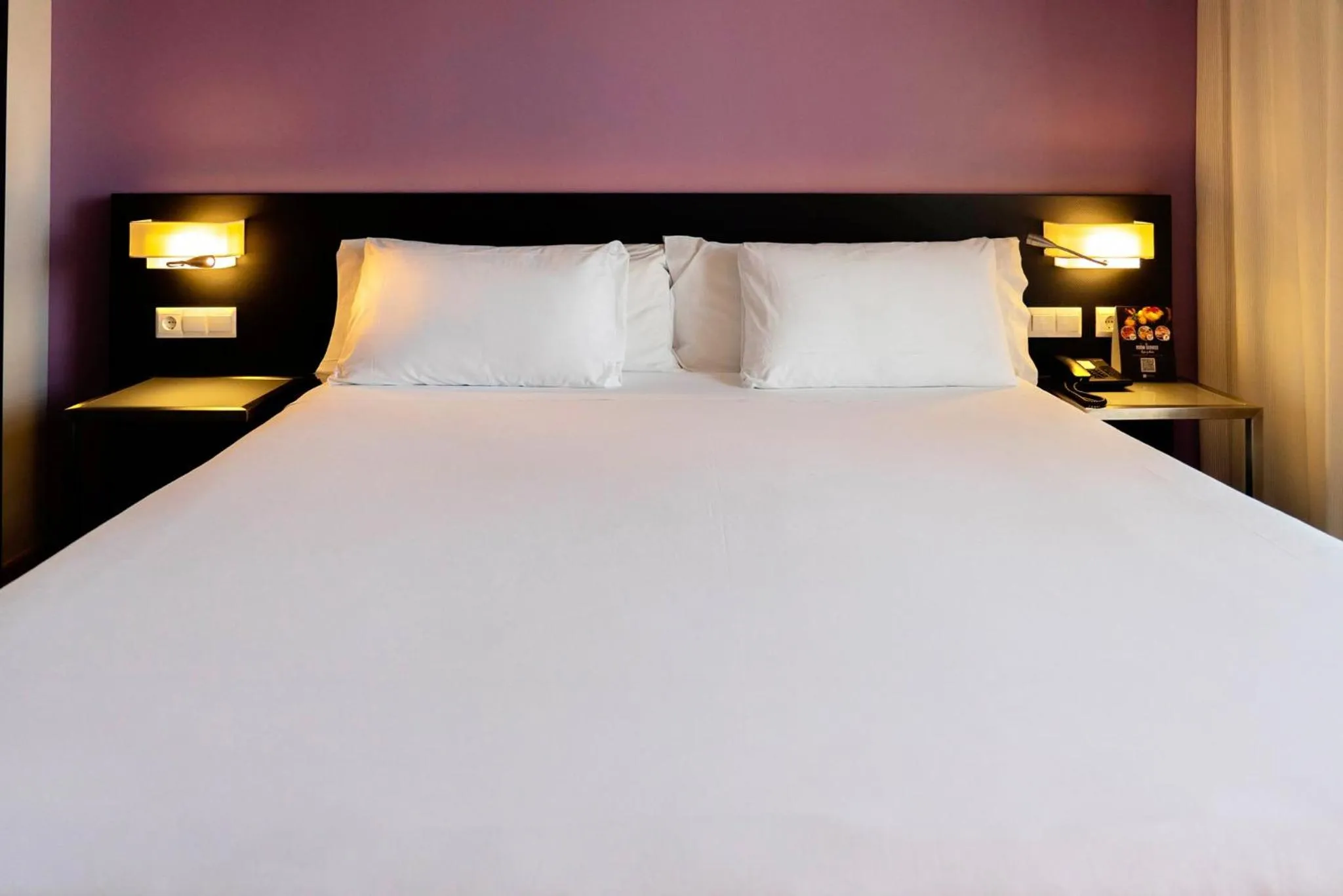 Photo of the whole room, Bed in Sercotel Córdoba Medina Azahara