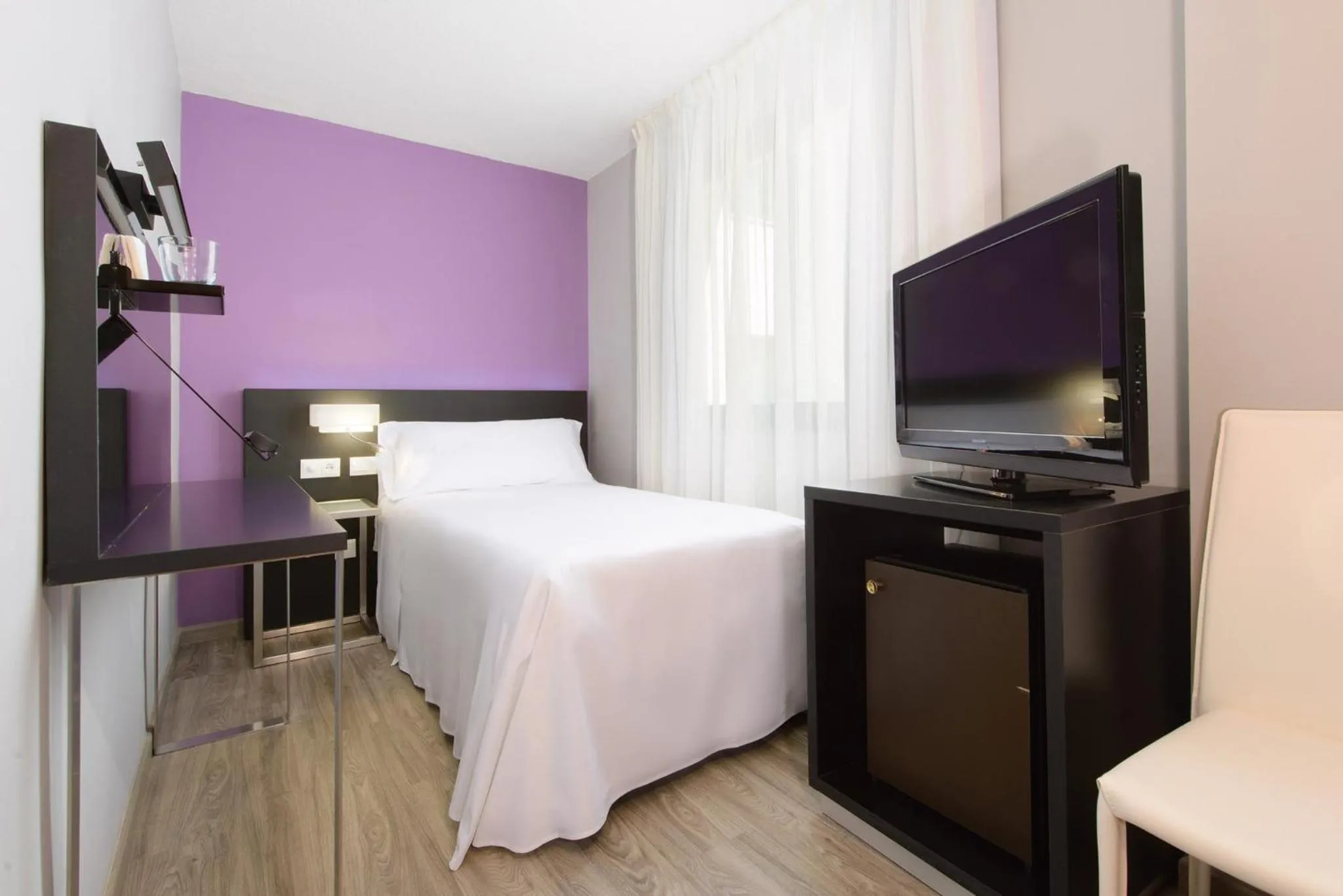 Photo of the whole room, Bed in Sercotel Córdoba Medina Azahara