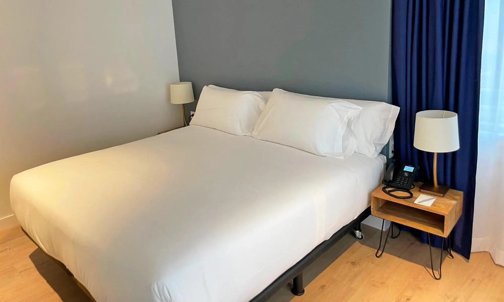 Bed in abba Apartments Playa de Gros San Sebastián