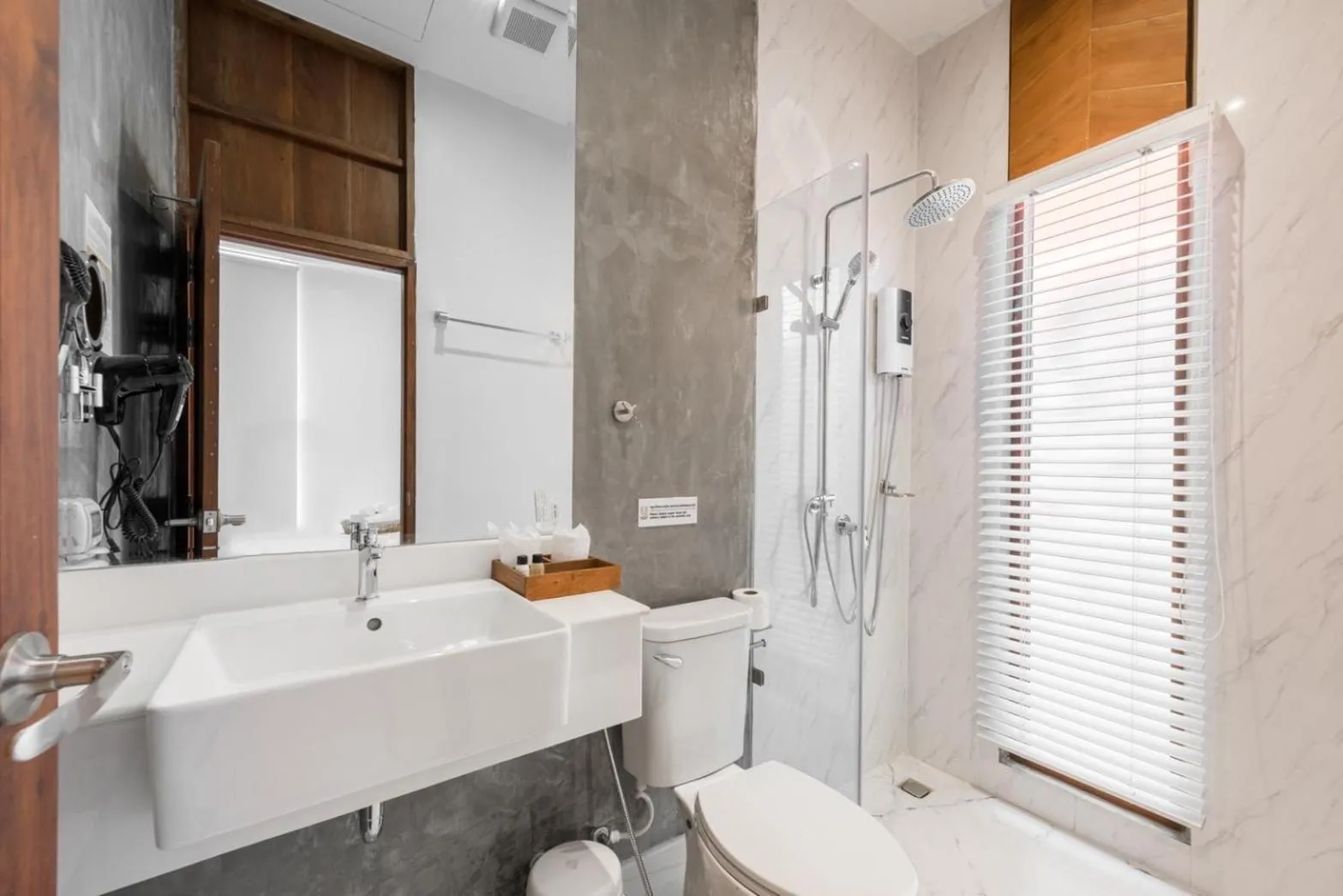 Shower in U chaikhong