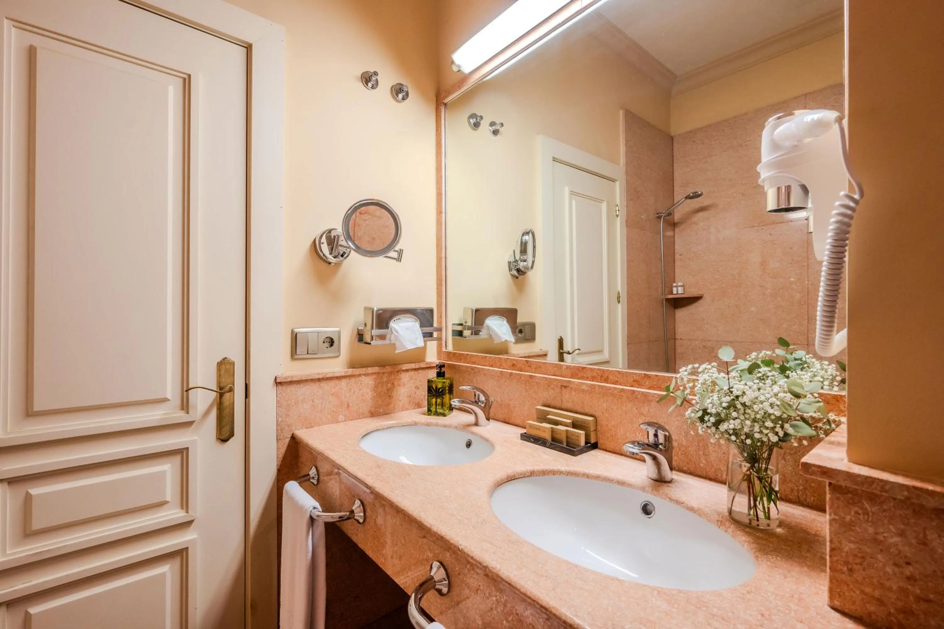 Bathroom in Casa Romana Hotel Boutique