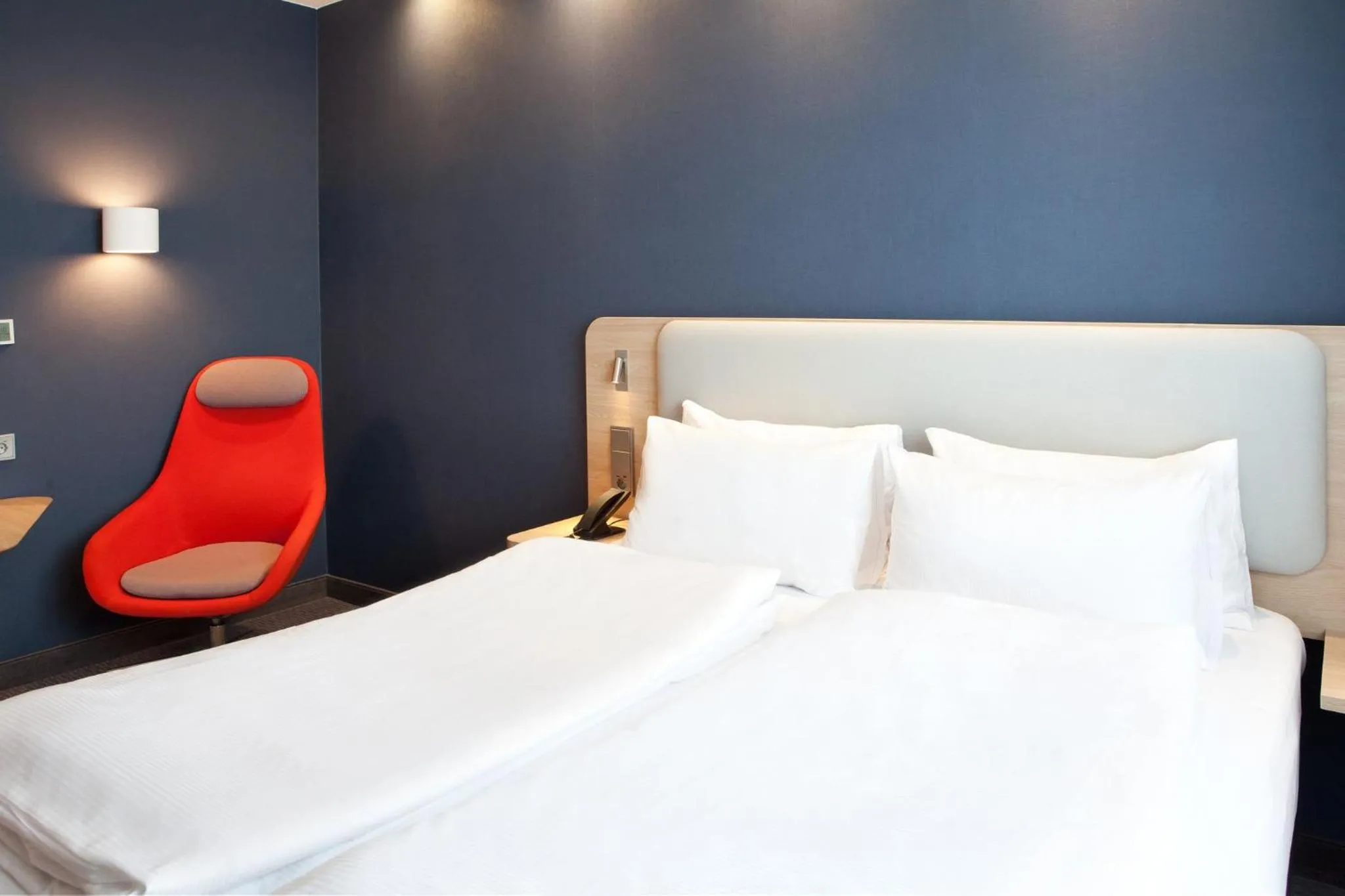 Photo of the whole room, Bed in Holiday Inn Express & Suites - Basel - Allschwil by IHG
