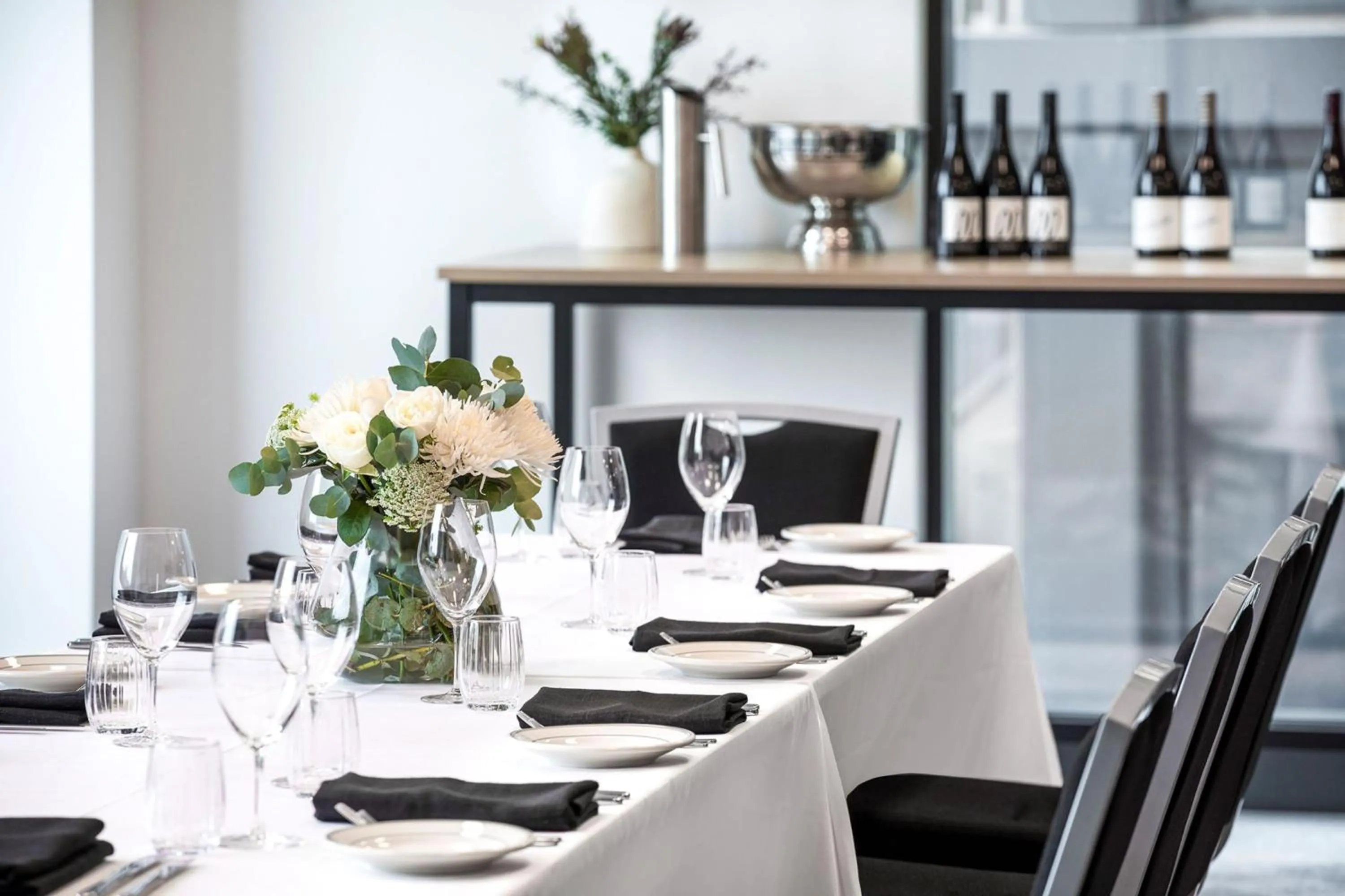 Meeting/conference room in Holiday Inn & Suites Geelong by IHG