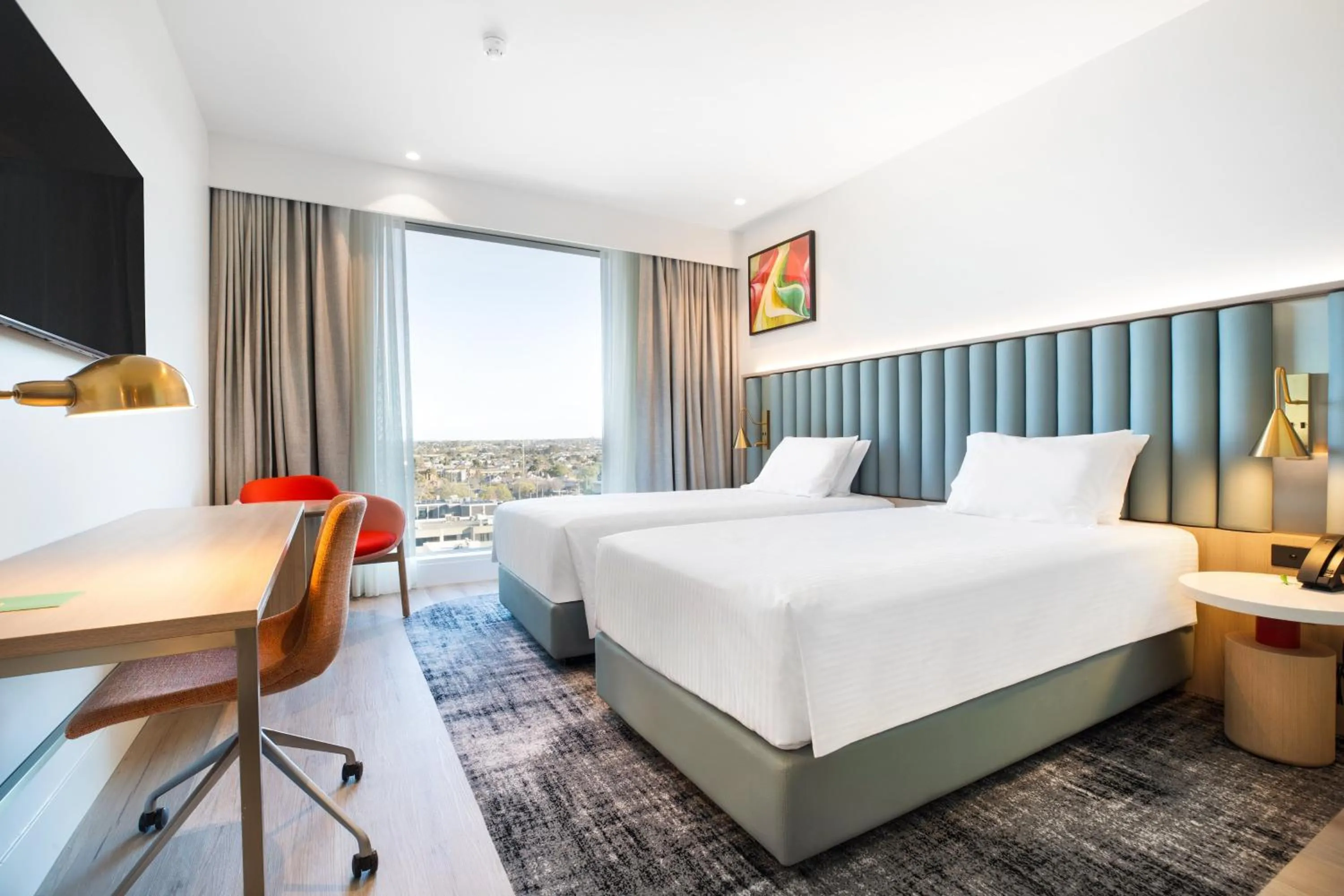 Photo of the whole room, Bed in Holiday Inn & Suites Geelong by IHG