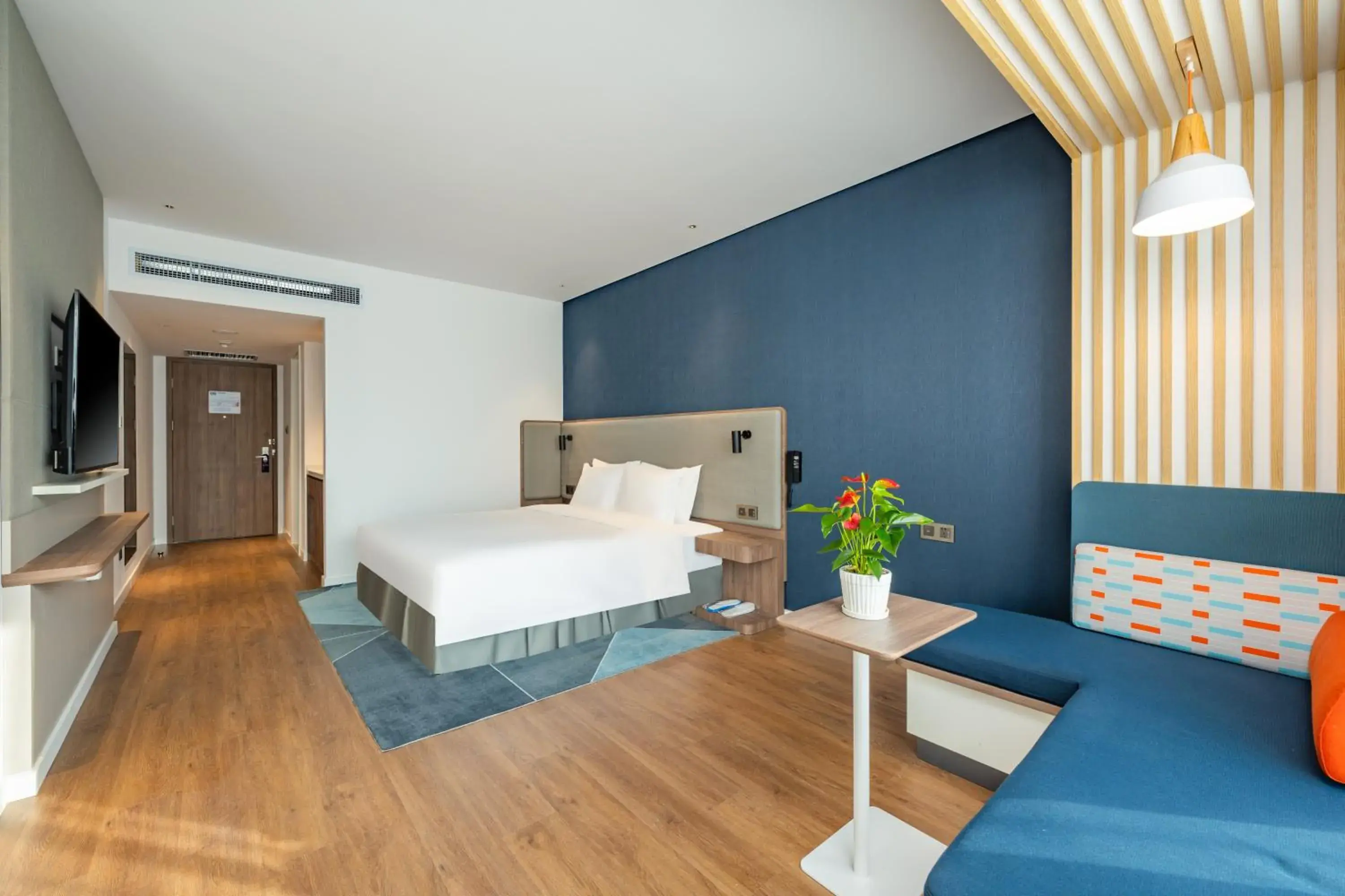 King Room with Sofa Bed in Holiday Inn Express Xi'an Tuanjie South Road King Room with Sofa Bed in Holiday Inn Express Xi'an Tuanjie South Road