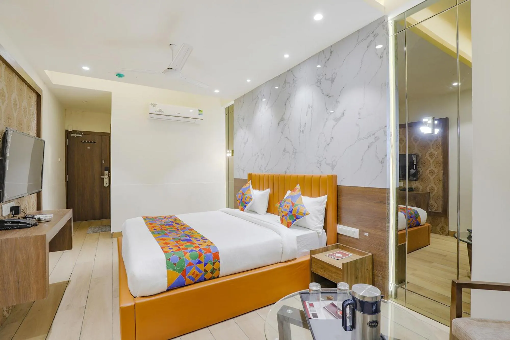 TV and multimedia in FabHotel Meritus Inn