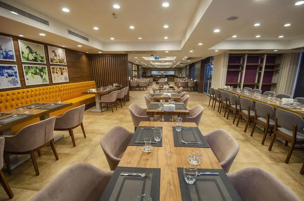 Restaurant/places to eat in Questa Thermal & Spa Hotel