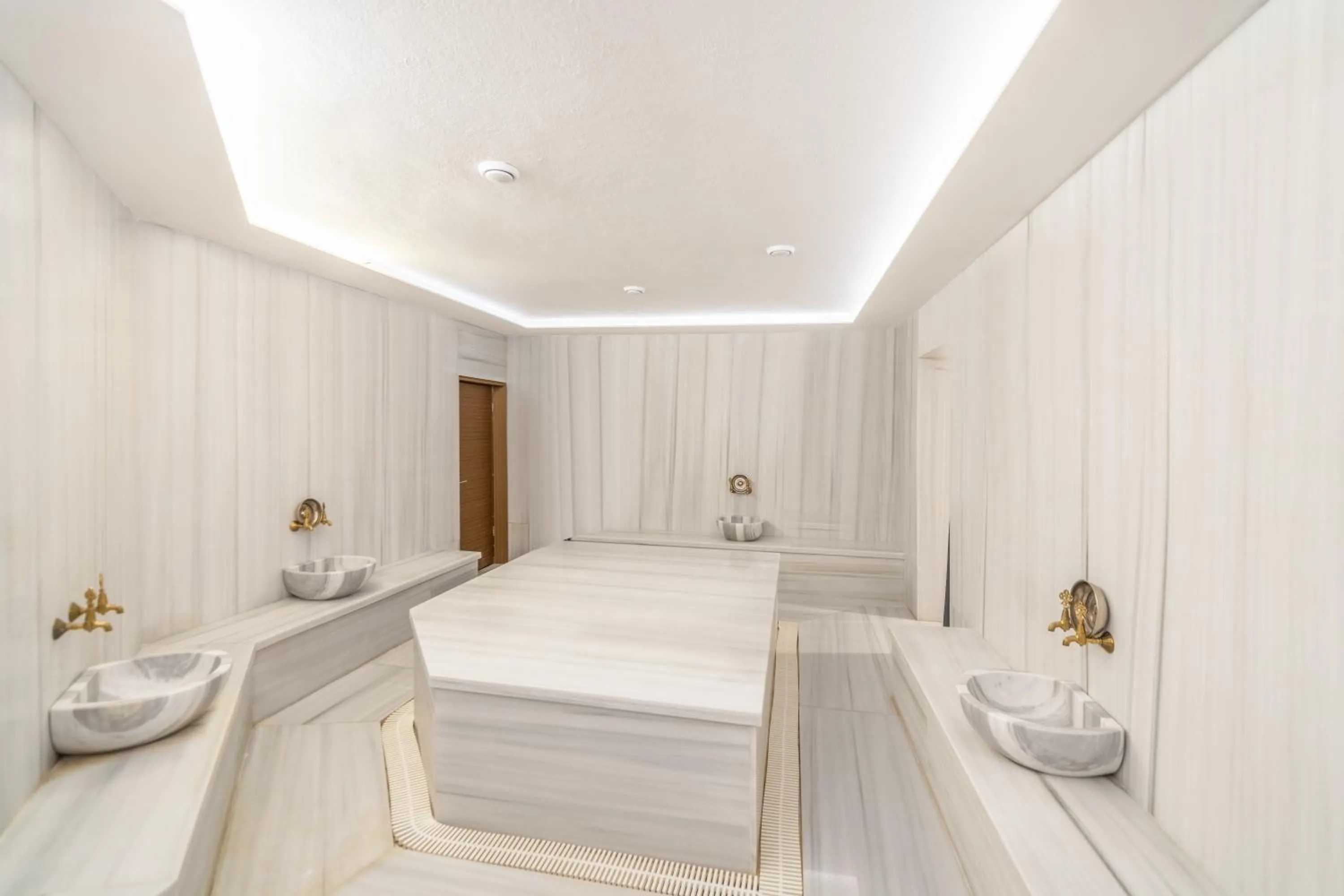 Open Air Bath, Bed in Questa Thermal & Spa Hotel