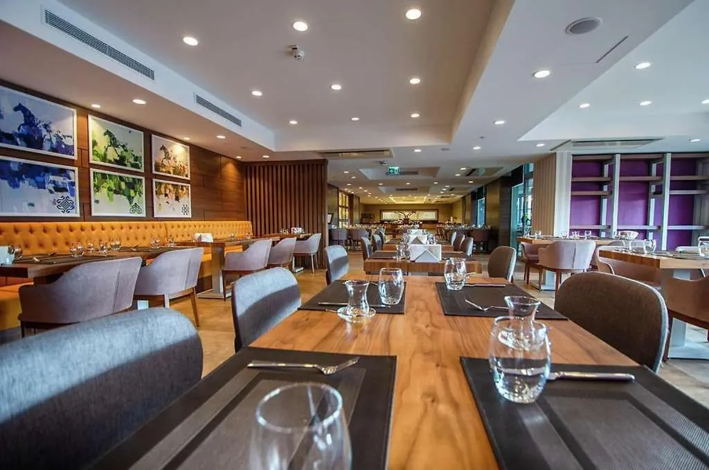 Restaurant/places to eat in Questa Thermal & Spa Hotel