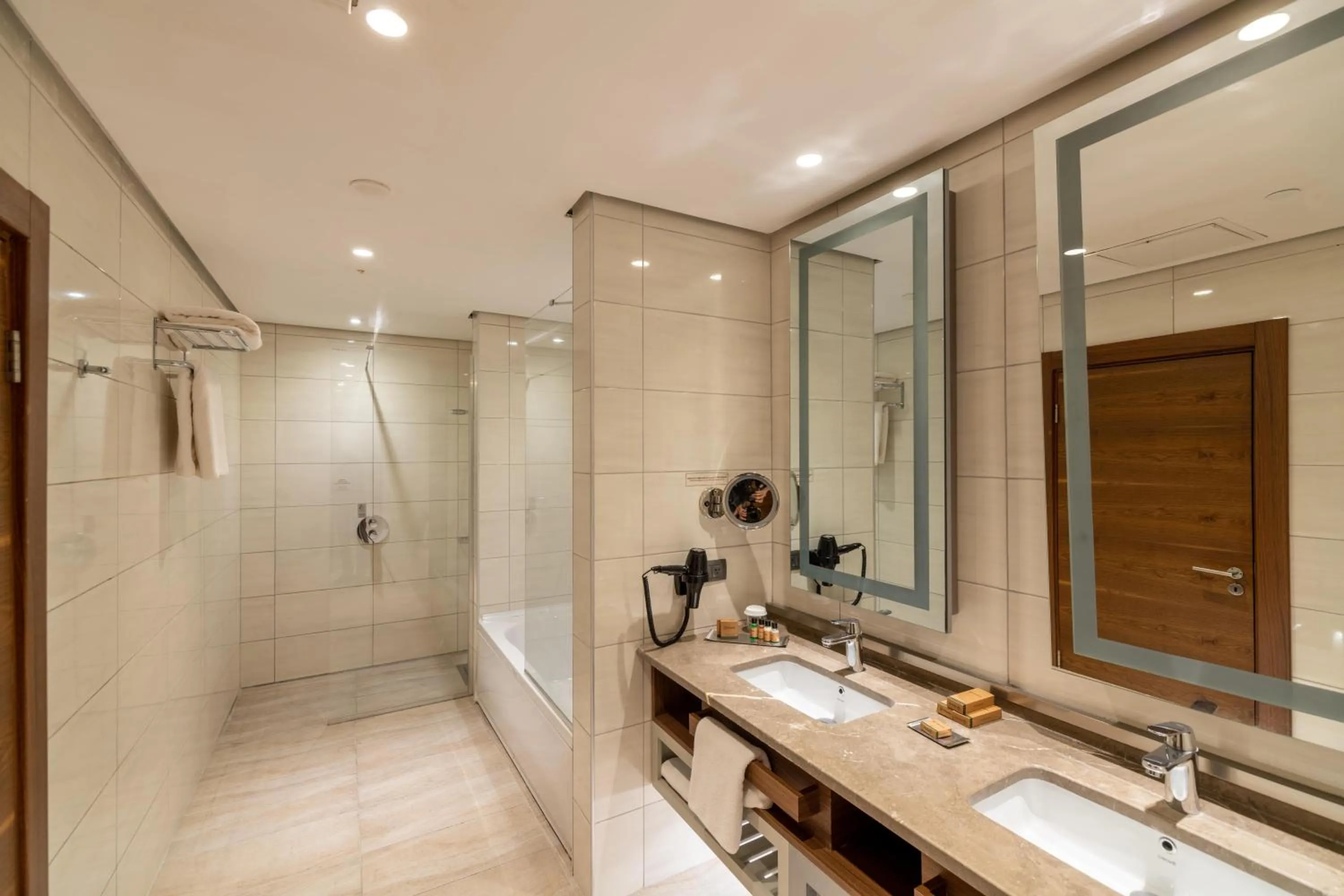 Shower in Questa Thermal & Spa Hotel