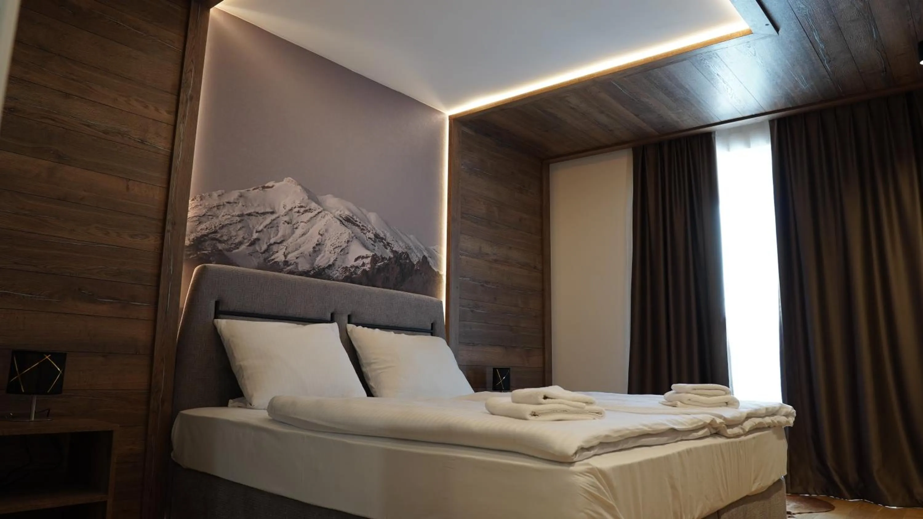 Bedroom, Bed in Snjezna Dolina Resort - Jahorina