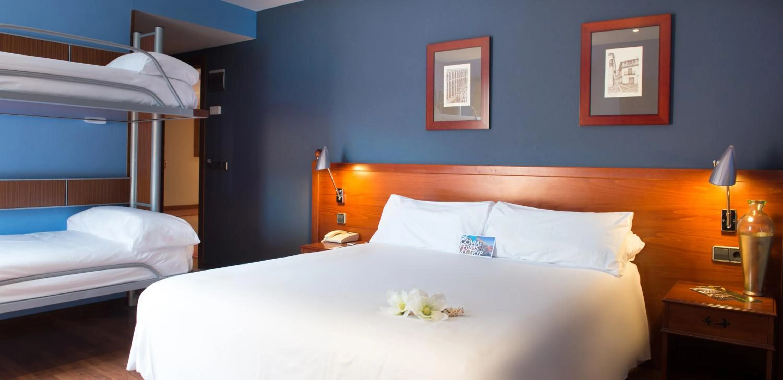 bunk bed, Bed in Segovia Sierra de Guadarrama