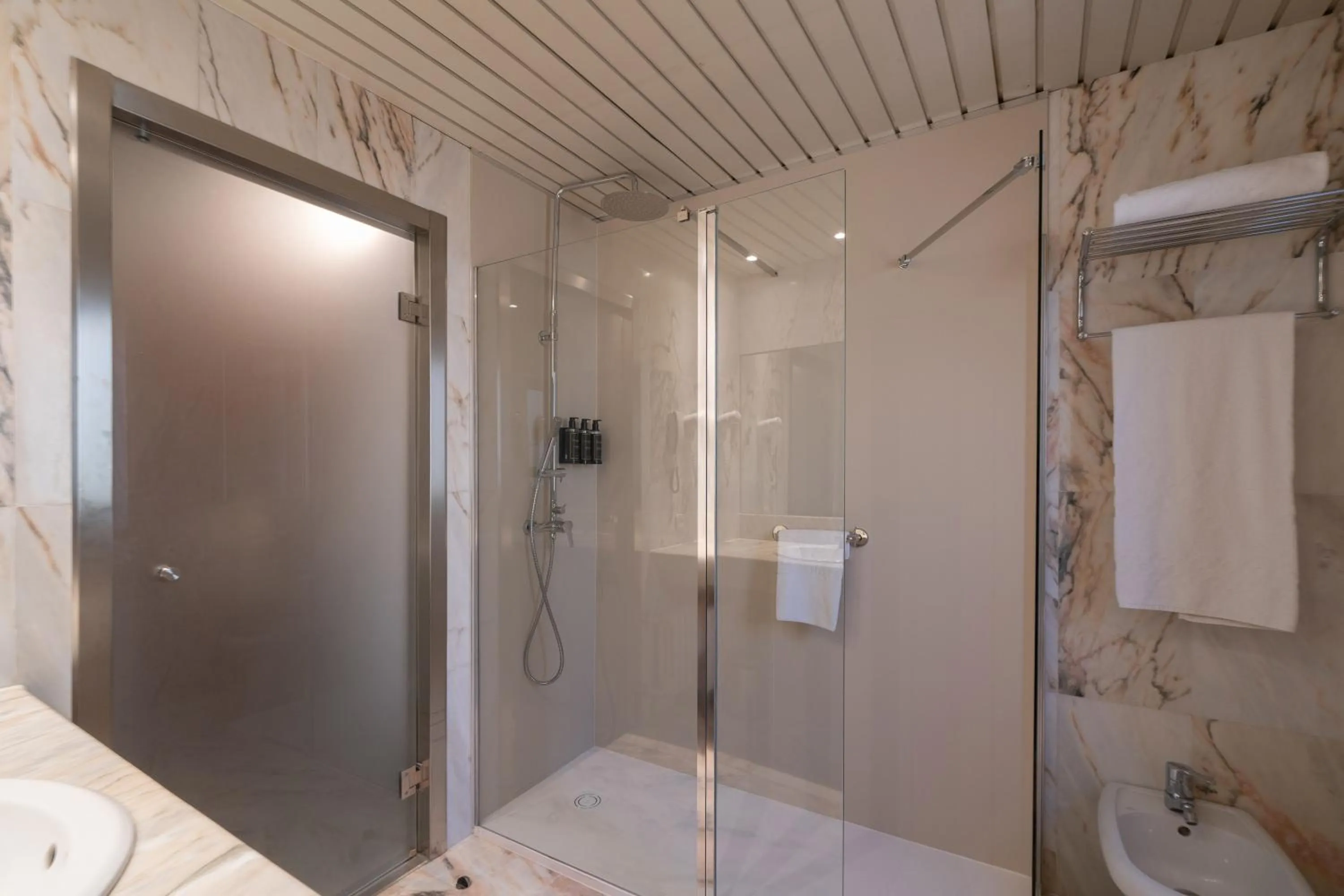 Bathroom in Exe Salamanca