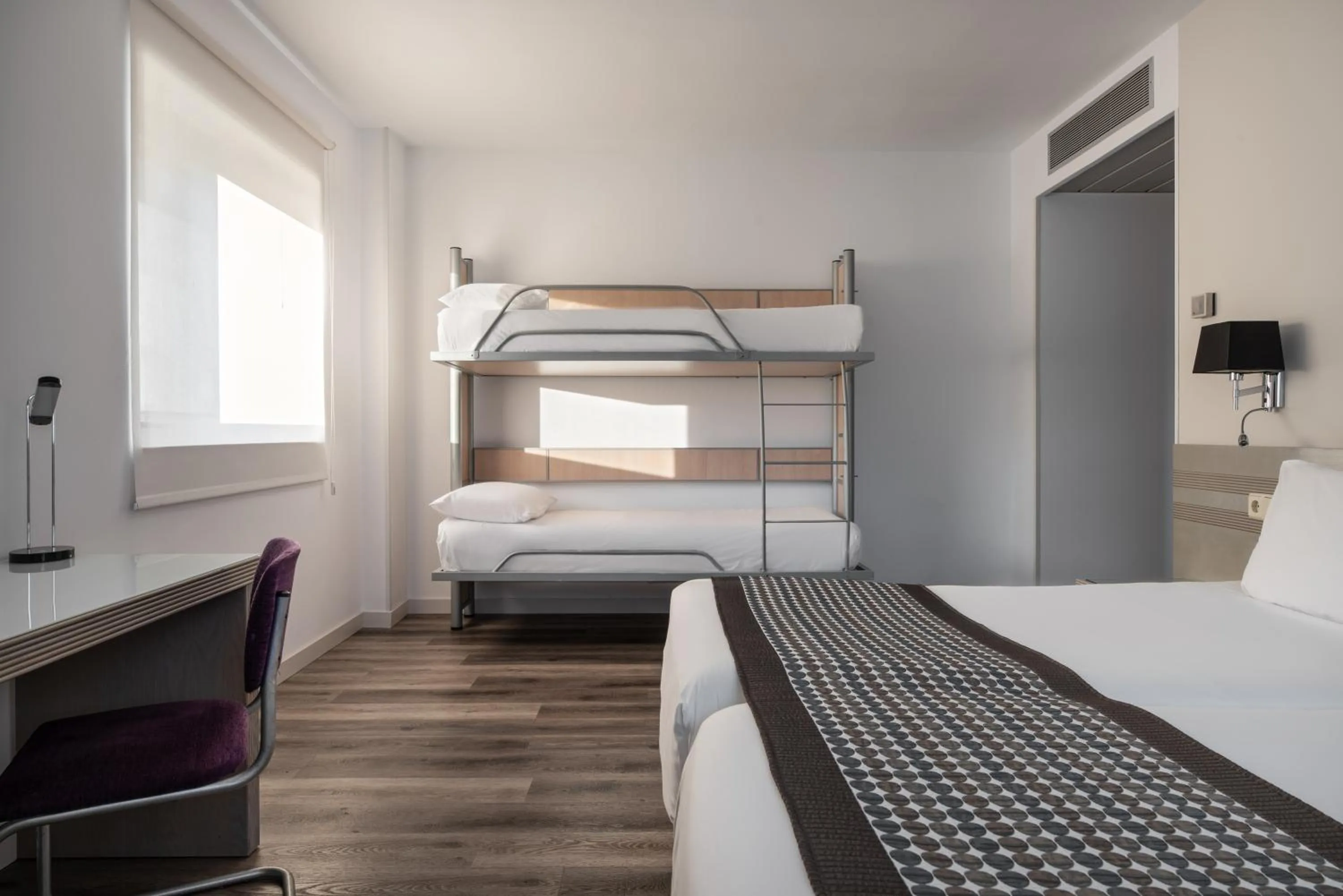 bunk bed, Bed in Exe Salamanca