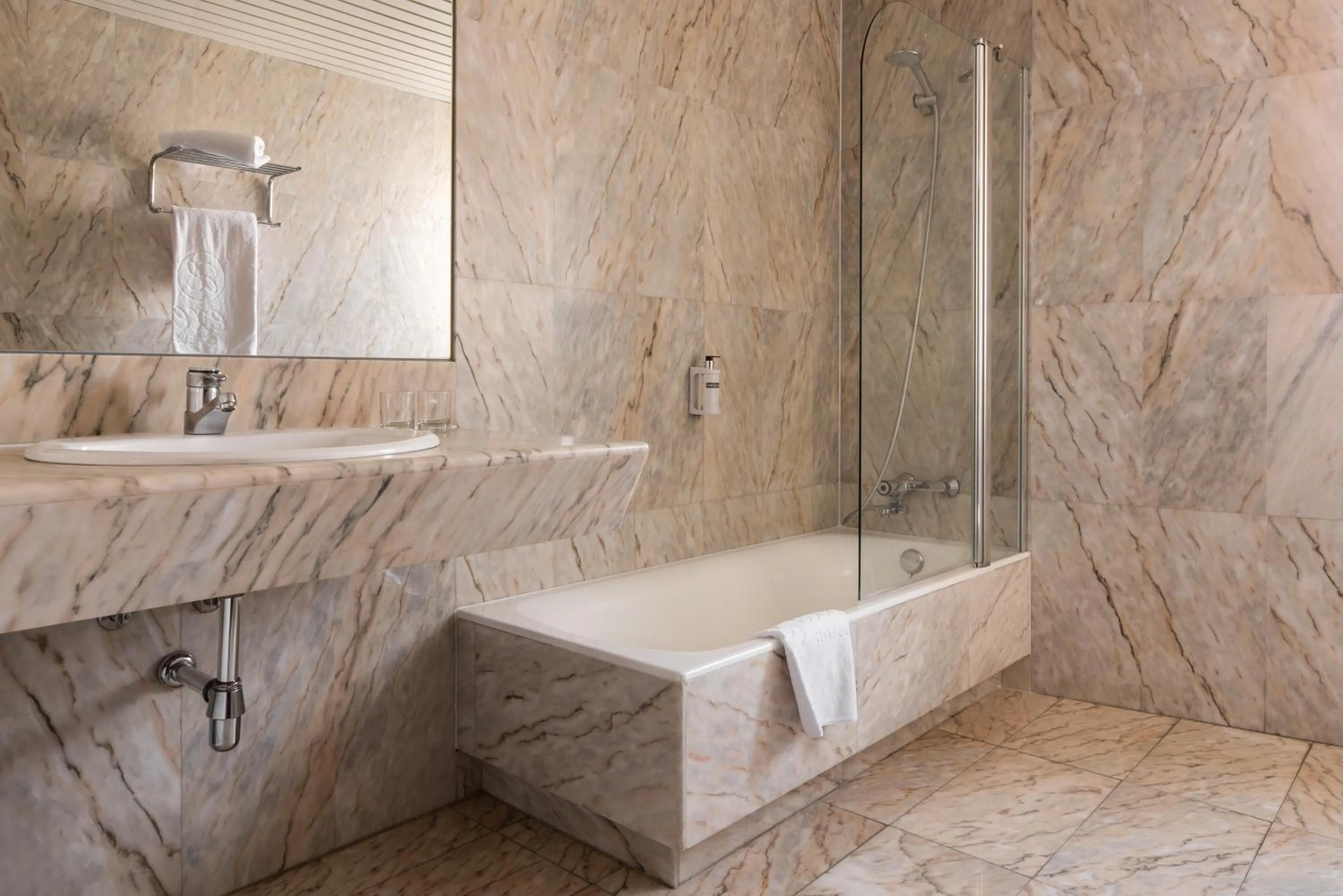 Bathroom in Exe Salamanca