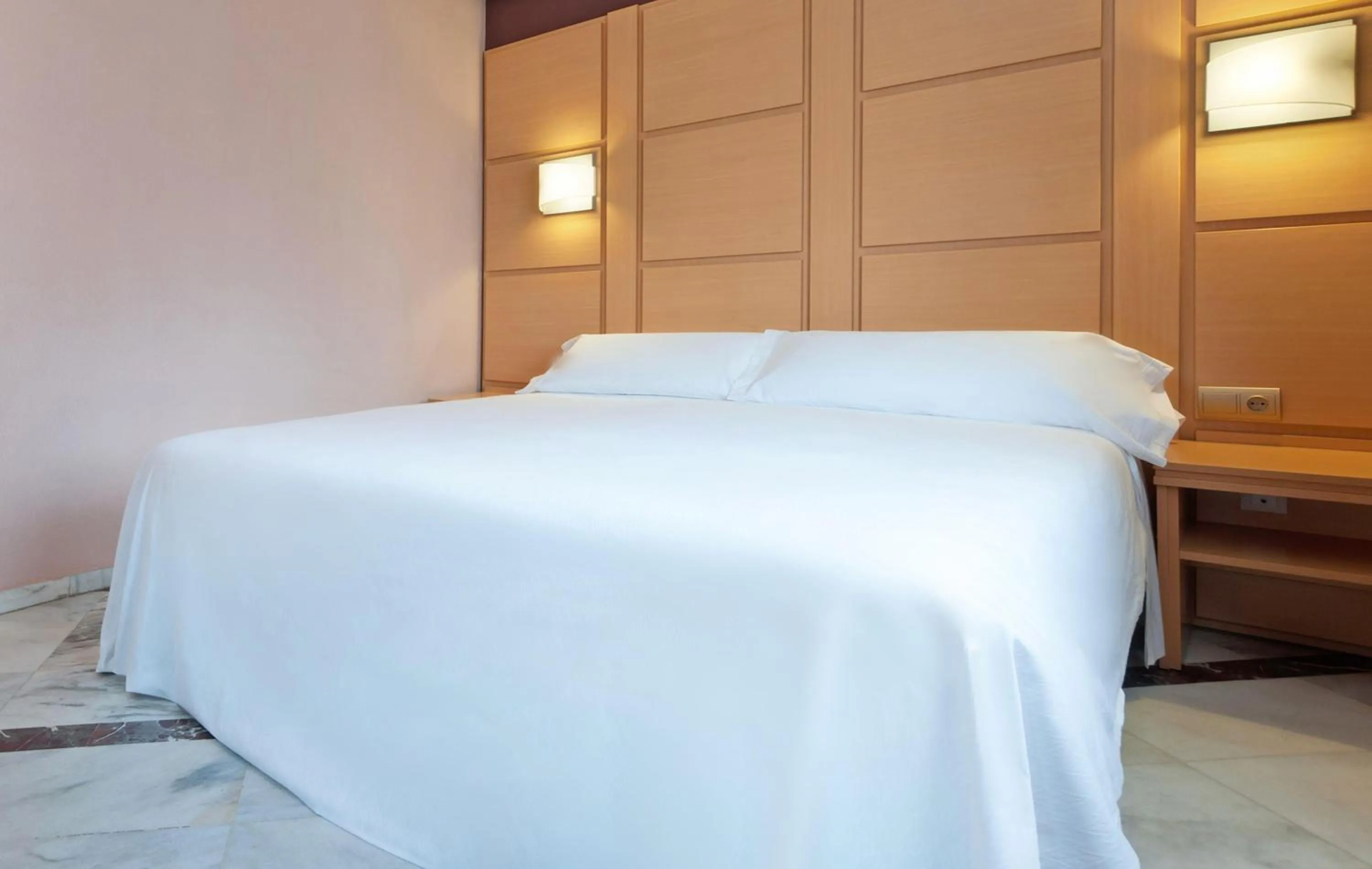 Bedroom, Bed in Hotel Puertollano