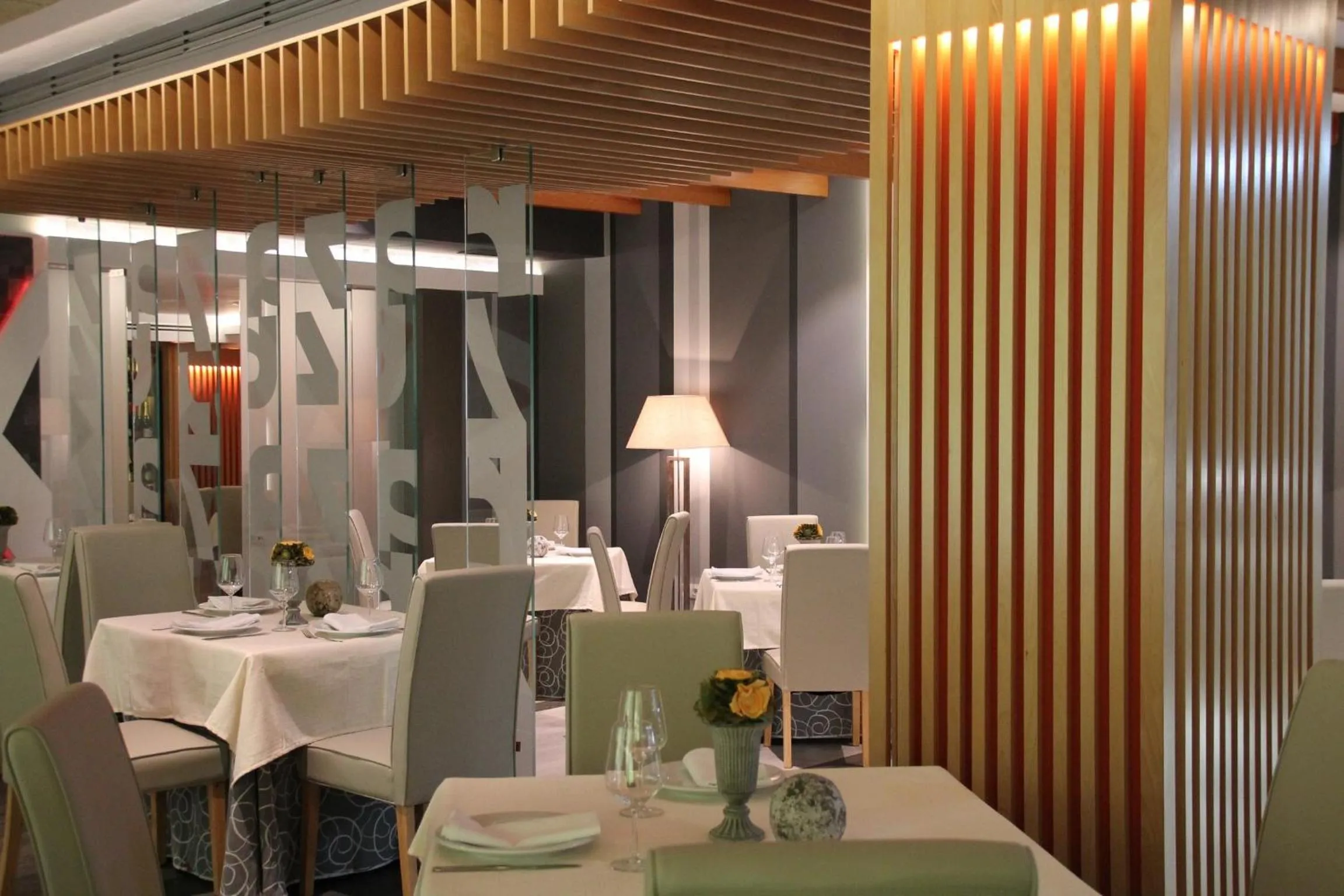 Restaurant/places to eat in Senator Barajas