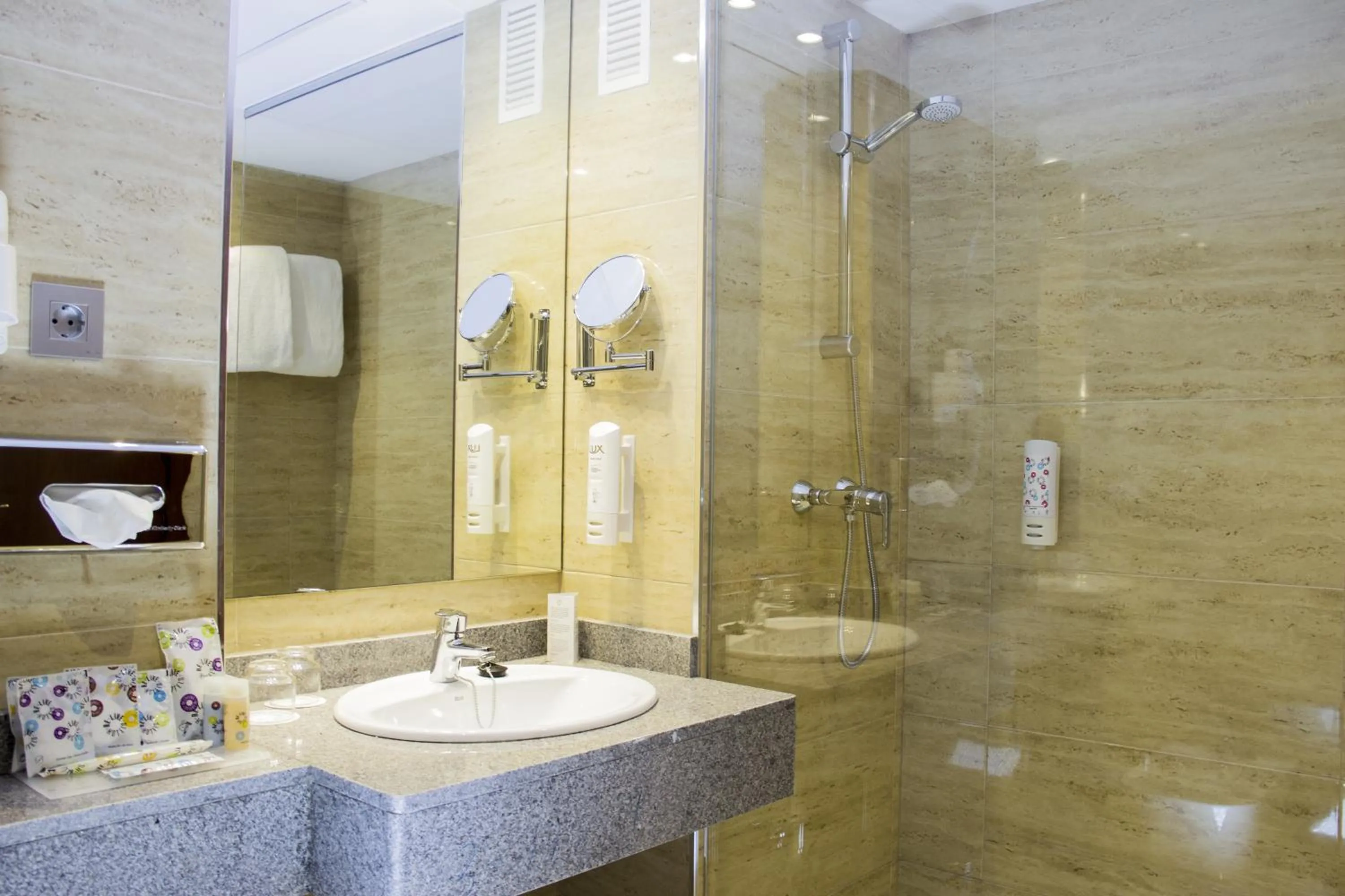 Bathroom in Senator Barajas