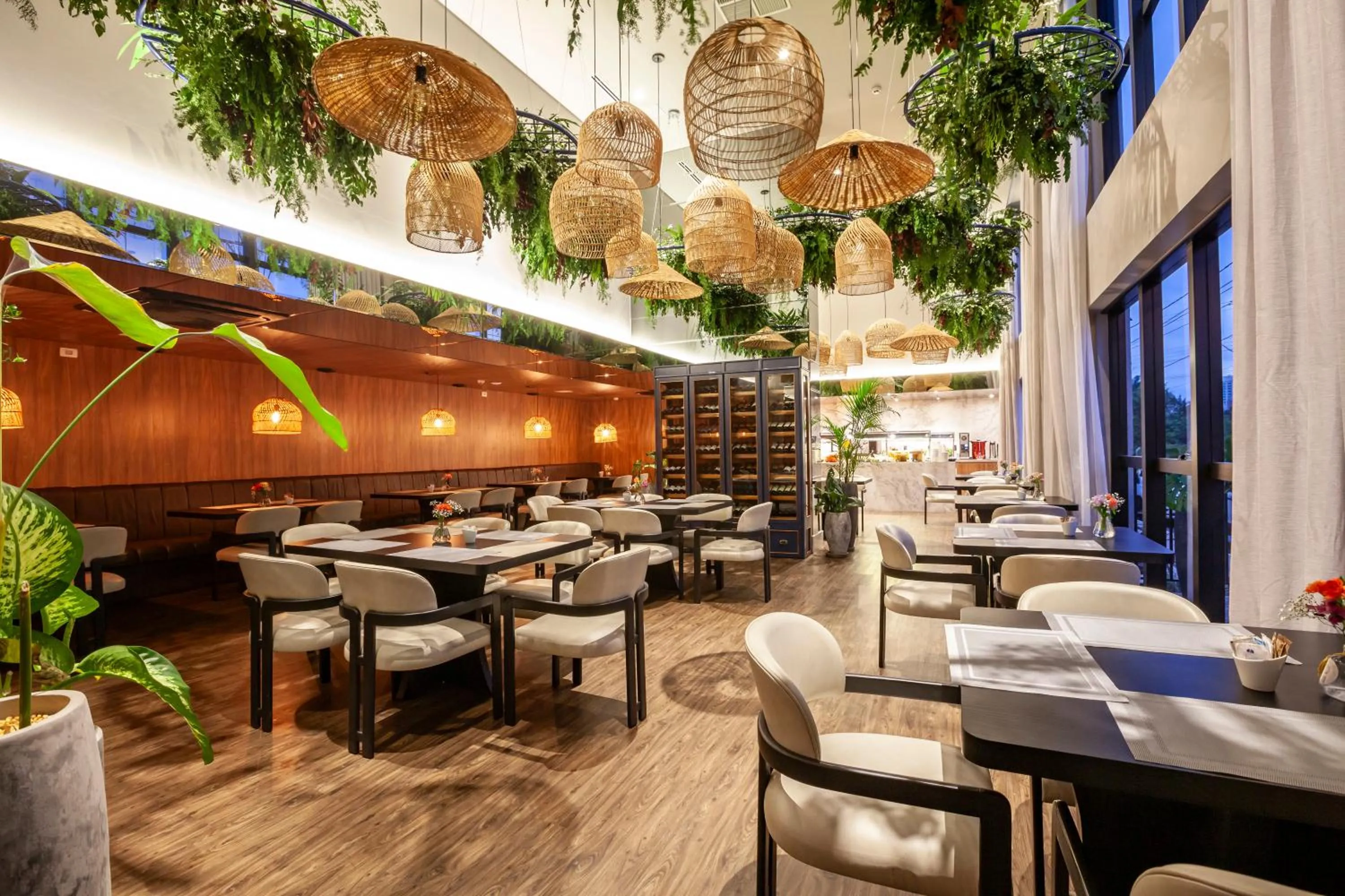 Restaurant/places to eat in Tri Hotel Premium Itapema