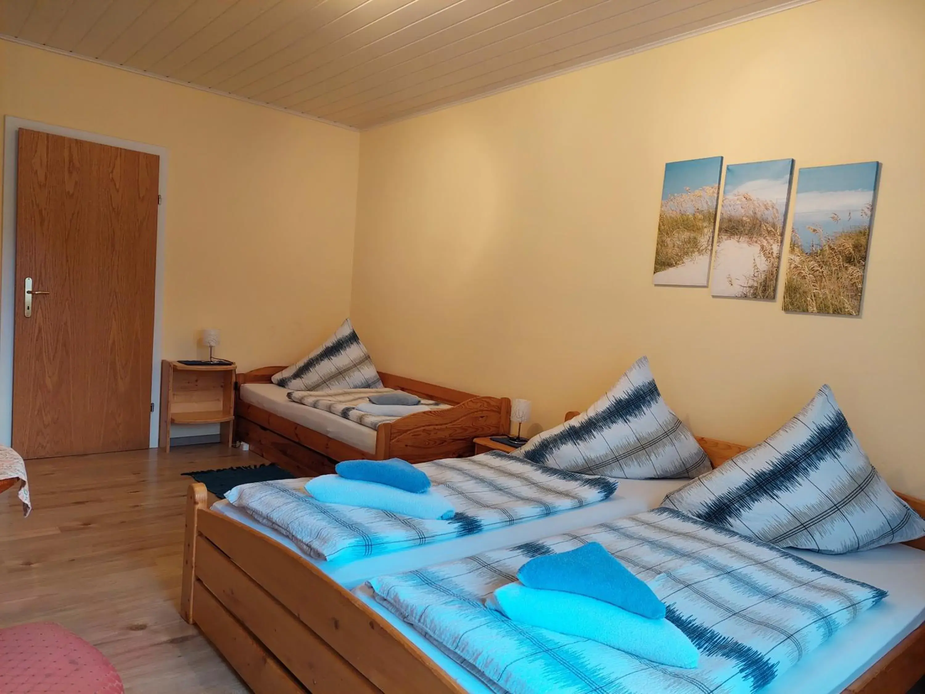 Triple Room in Pension Welserhof Triple Room in Pension Welserhof