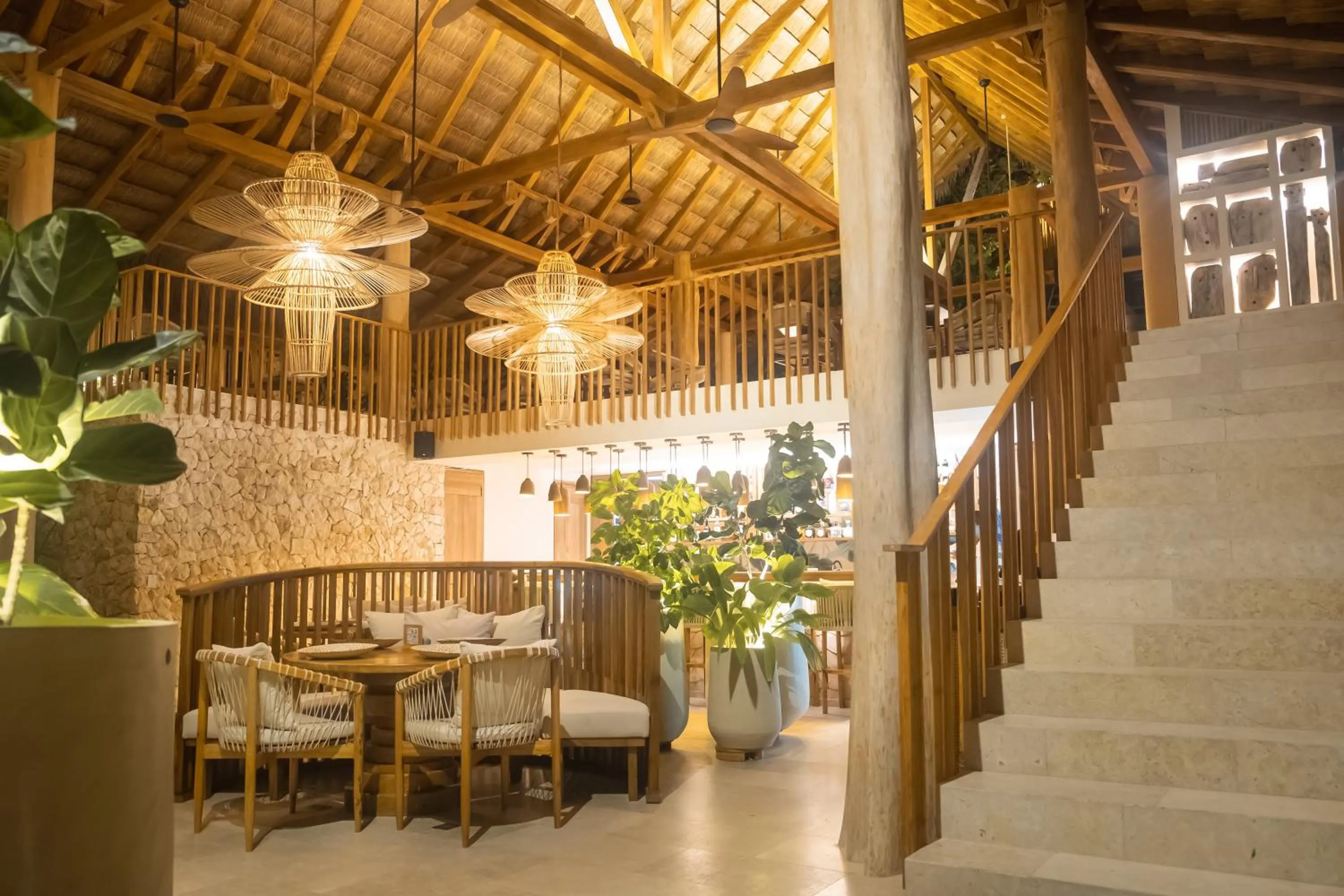 Restaurant/places to eat in Hotel Aimarawa