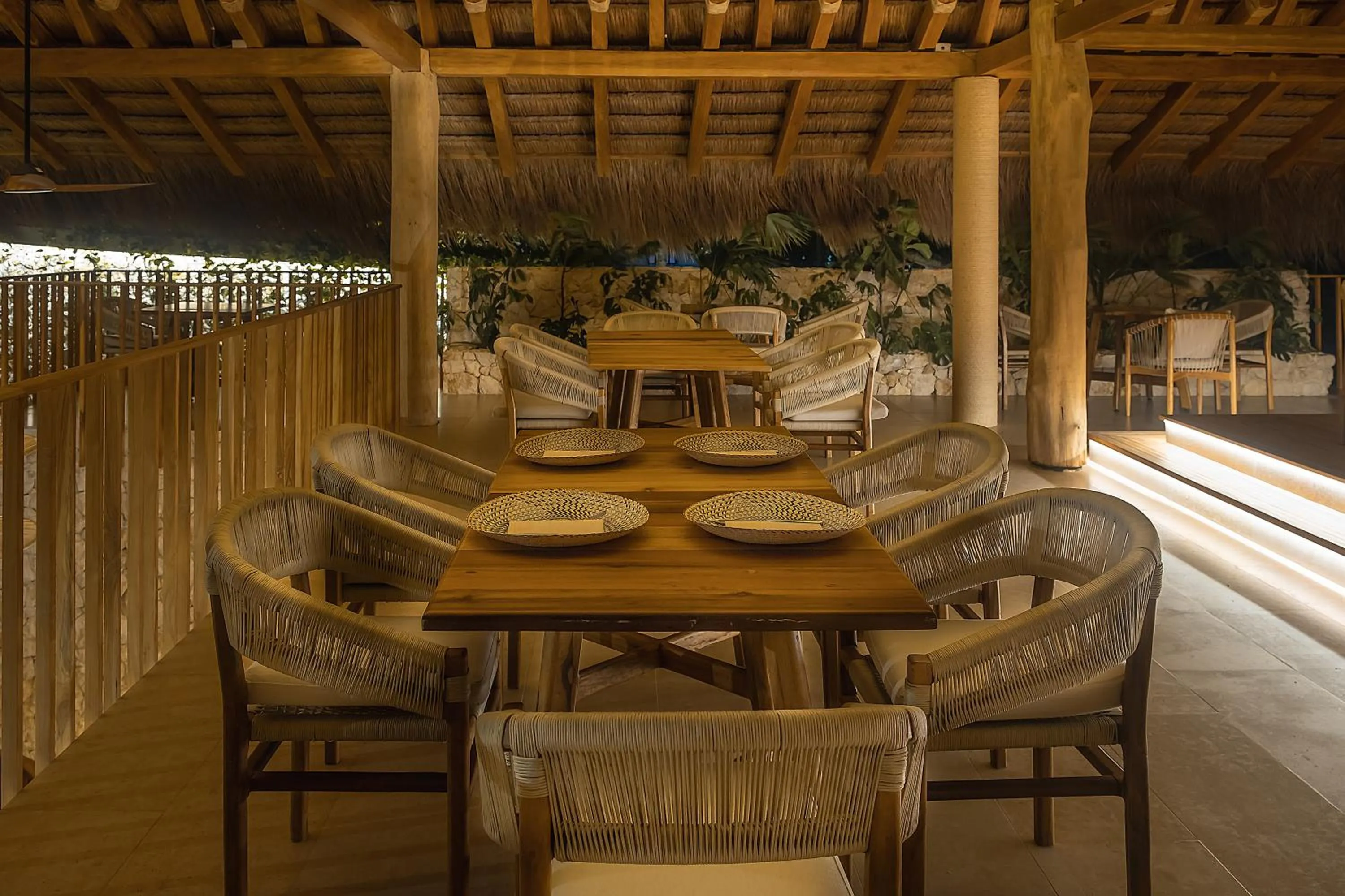 Restaurant/places to eat in Hotel Aimarawa