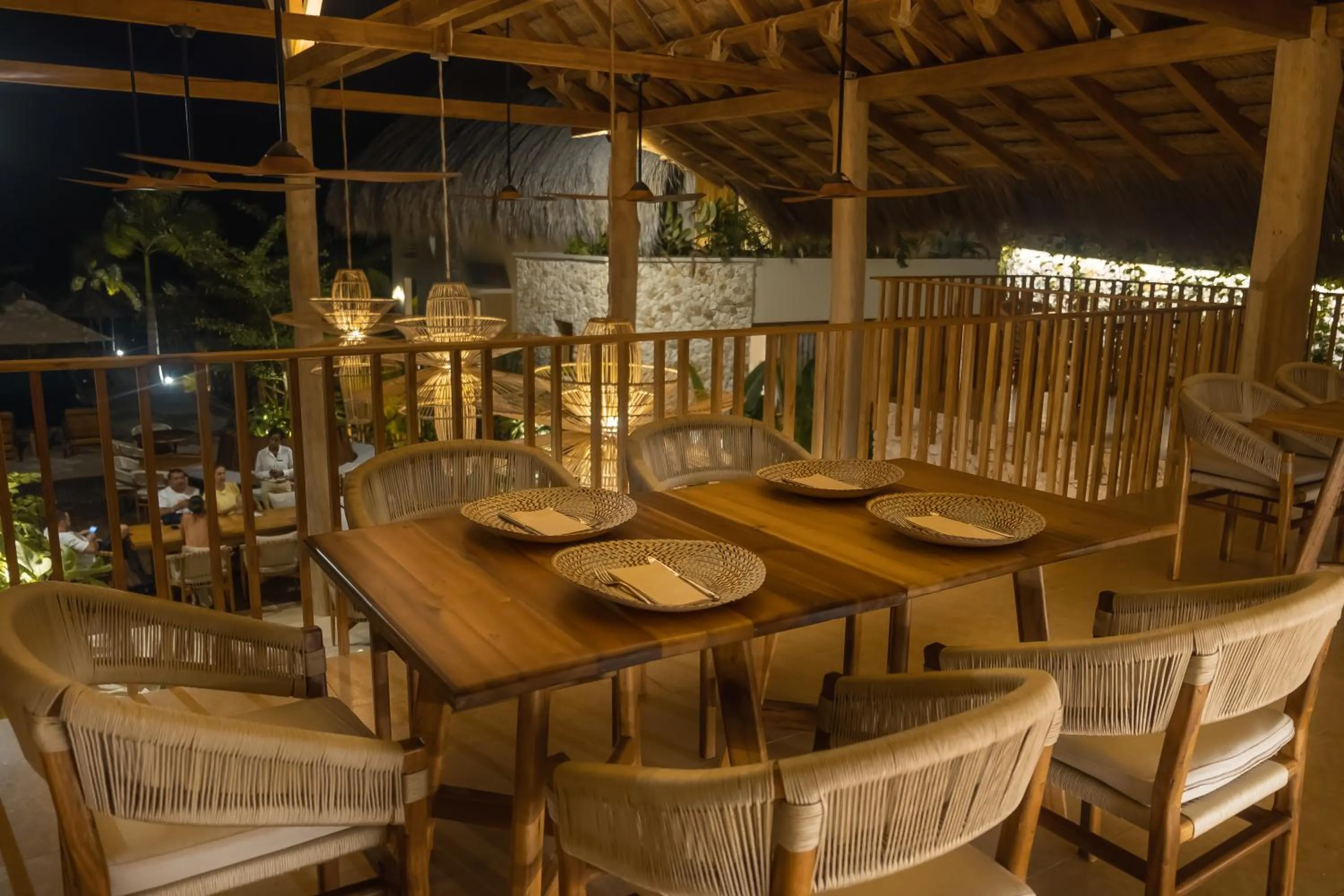 Restaurant/places to eat in Hotel Aimarawa