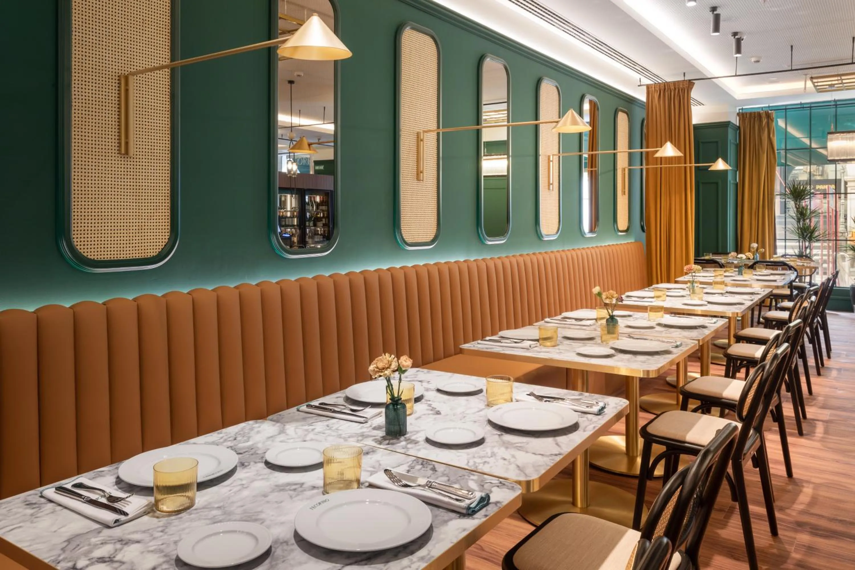 Restaurant/places to eat in Meliá Granada