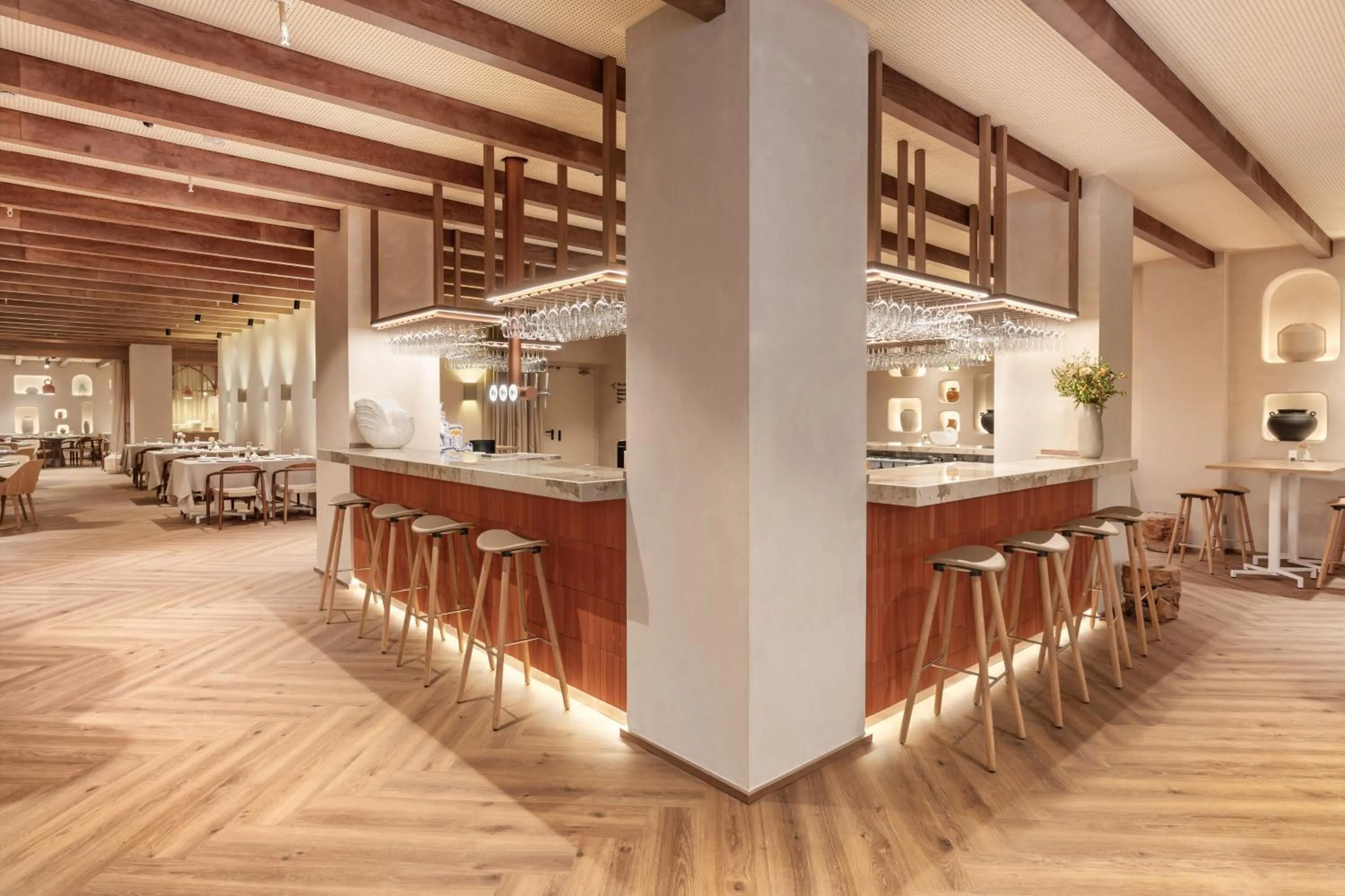 Restaurant/places to eat in Meliá Granada