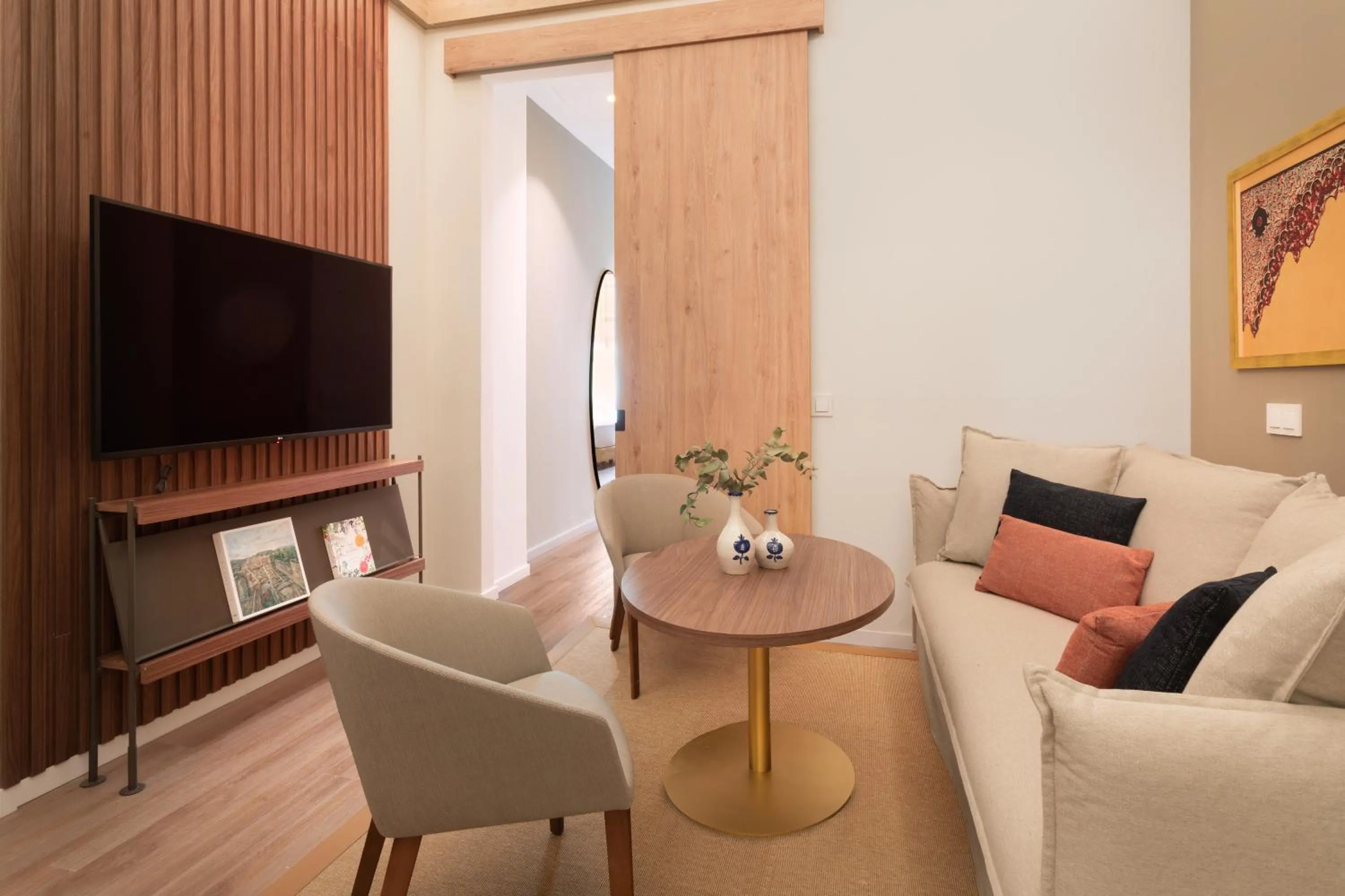 Communal lounge/ TV room in Meliá Granada