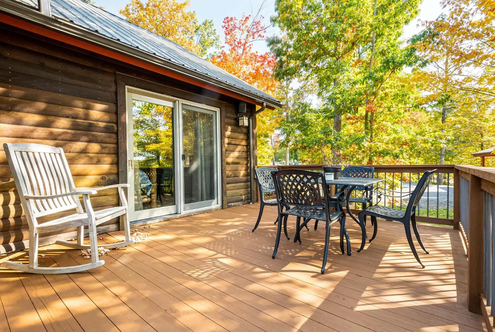 Property building in Glass Mountain Lodge