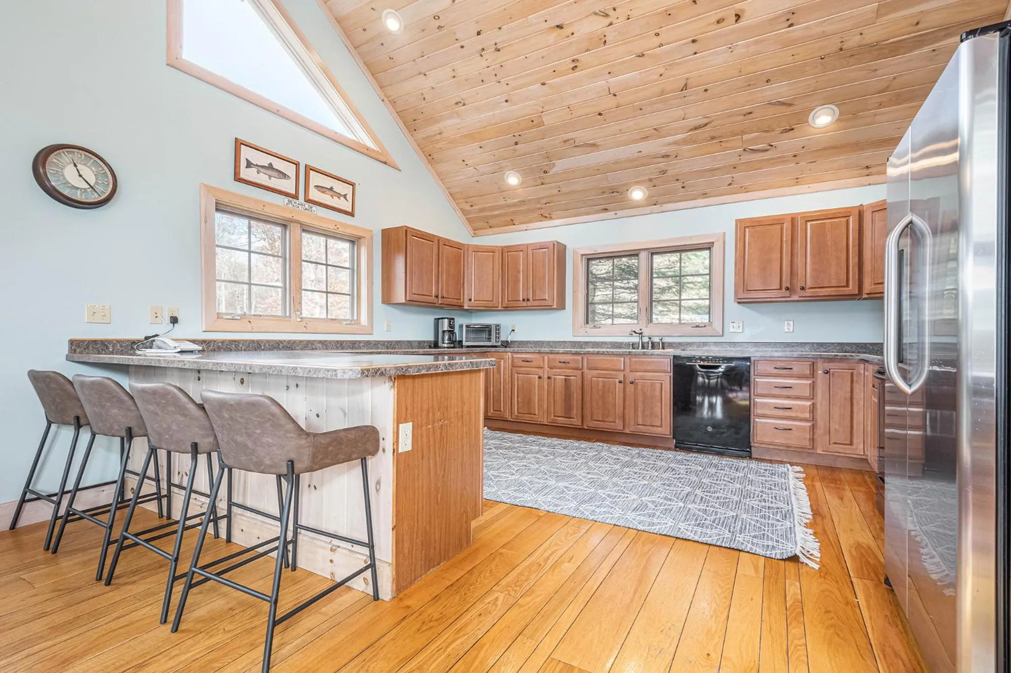 Property building in Glass Mountain Lodge