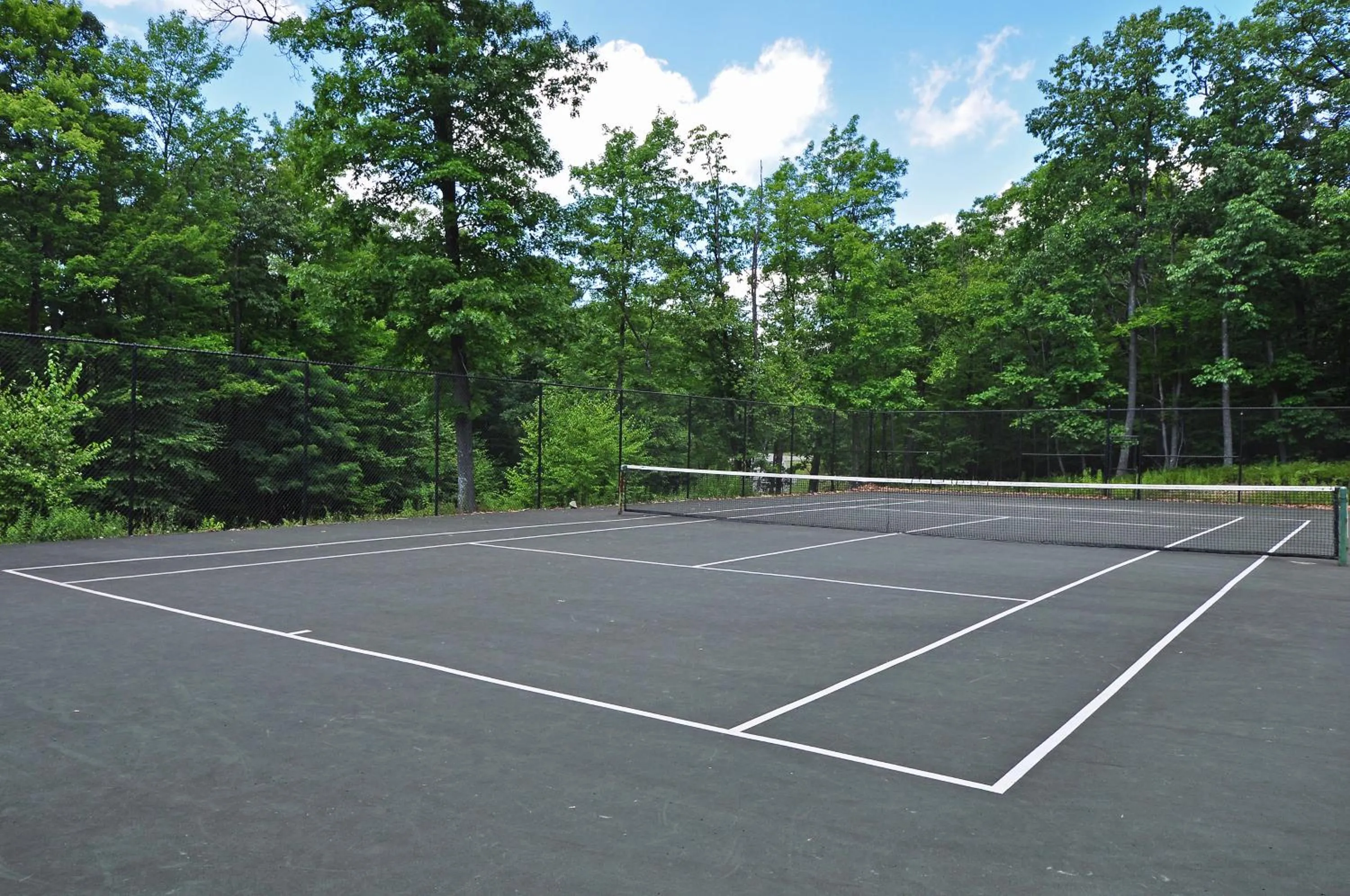 Property building in Glass Mountain Lodge