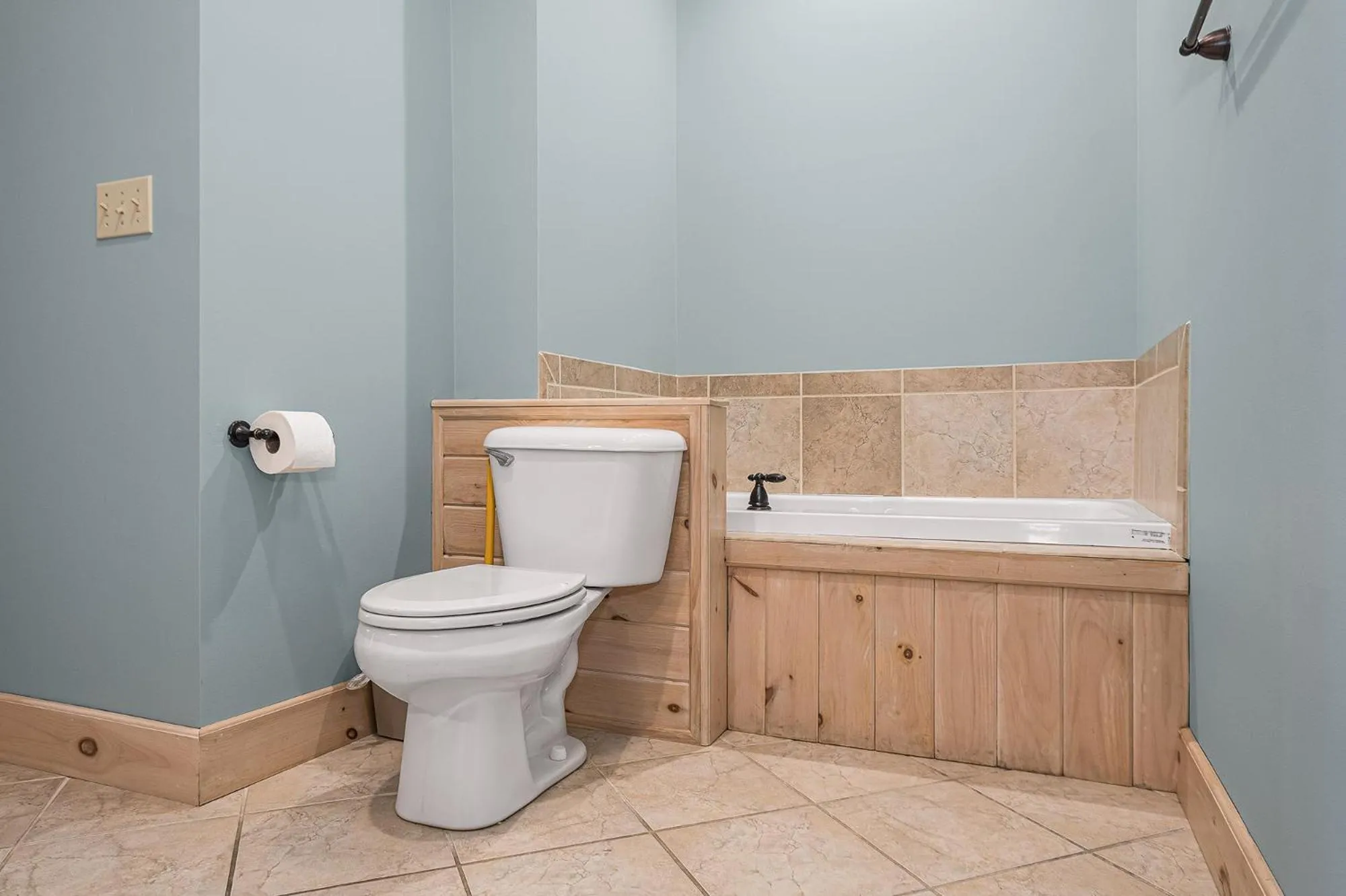 Property building in Glass Mountain Lodge