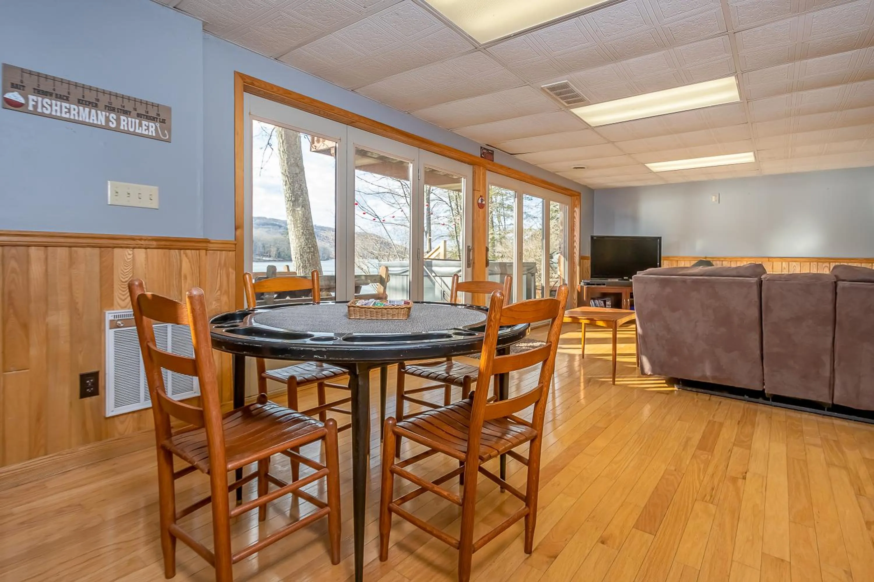 Property building in Gone Fish Inn