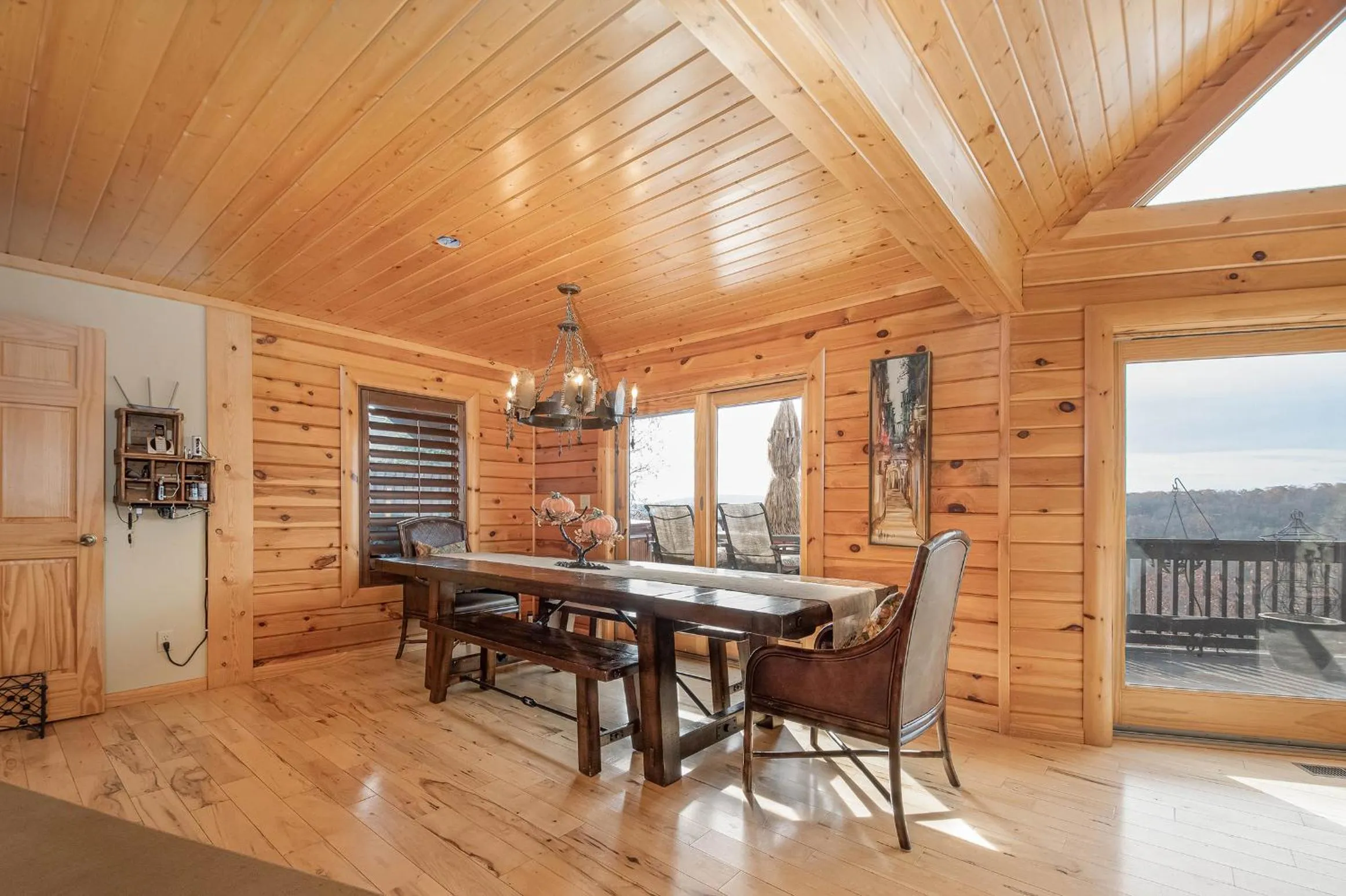 Property building in Happyplace Hideaway