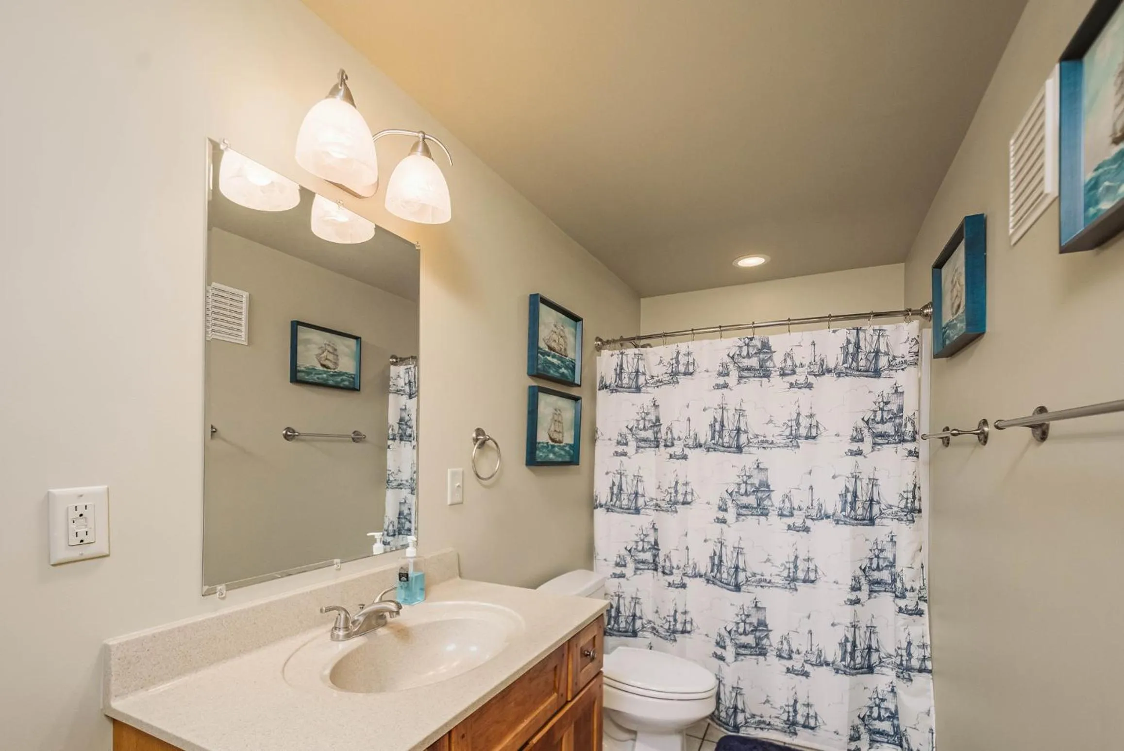 Property building in Happyplace Hideaway